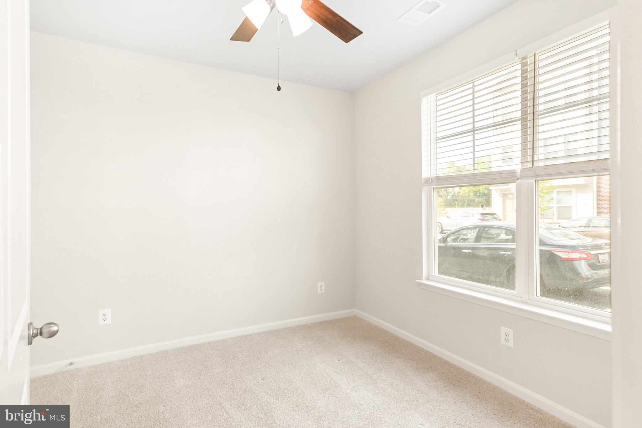 TOWNS AT MARKET COMMONS - Residential