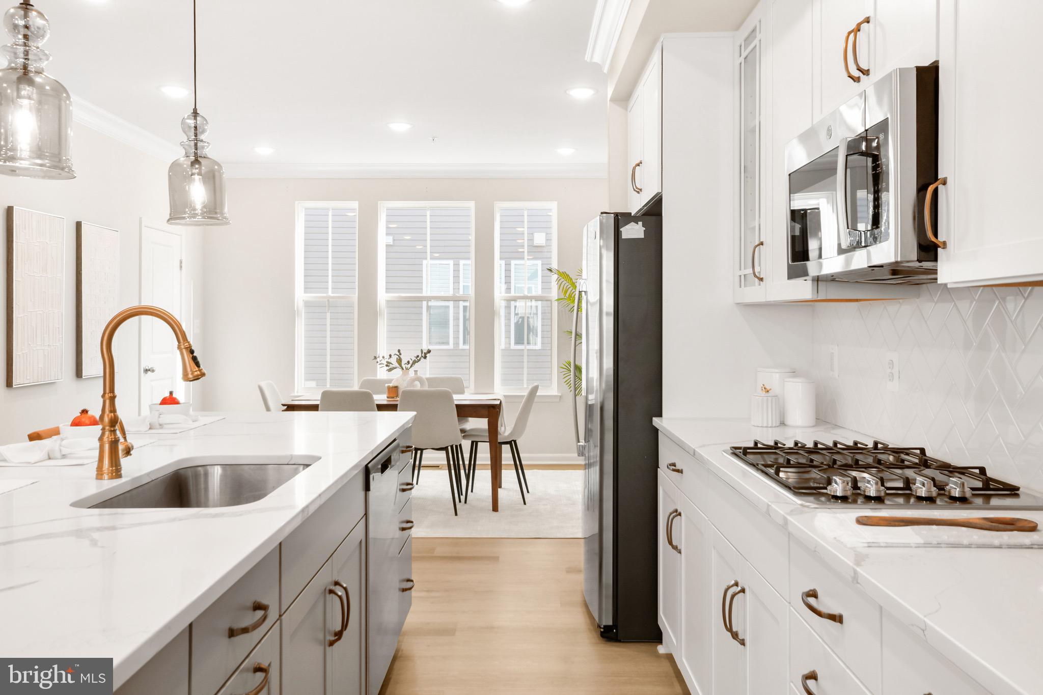 TOWNS AT MARKET COMMONS - Residential