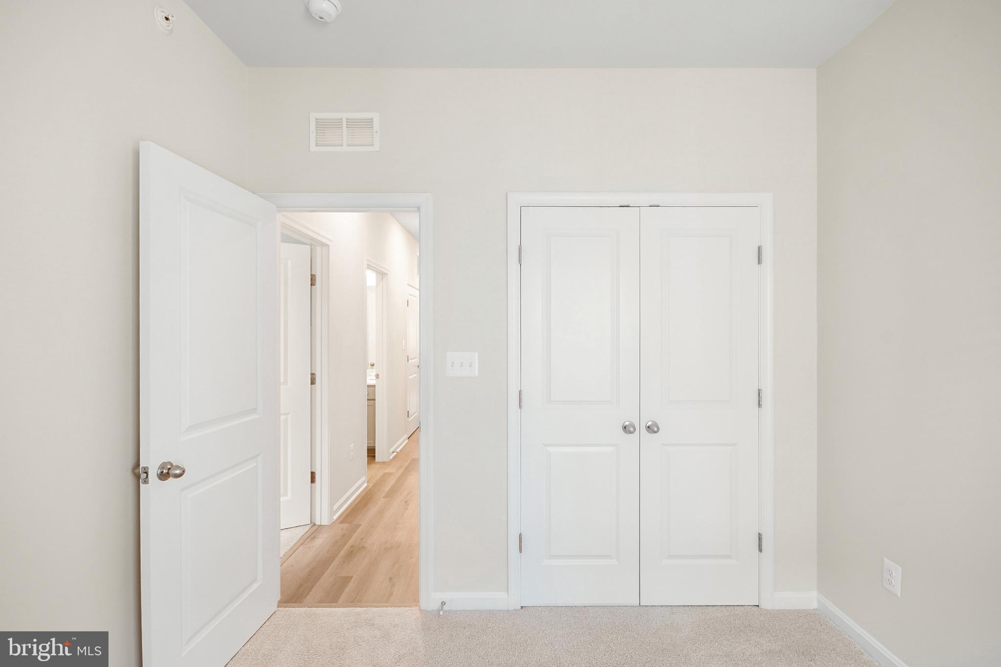 TOWNS AT MARKET COMMONS - Residential