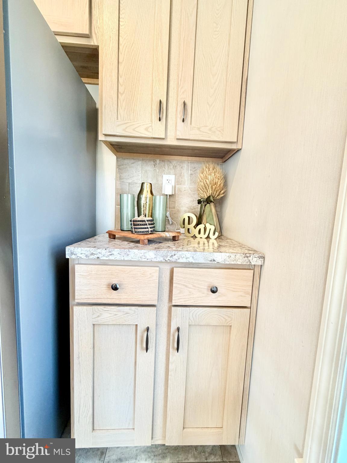 BREEZY ACRES - Residential