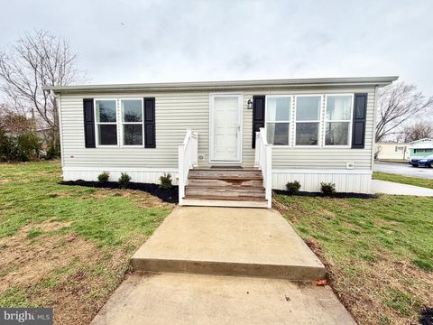 Mobile Home For Sale - 201 Johnson Drive<br/> FAIRLESS HILLS, PA 19030