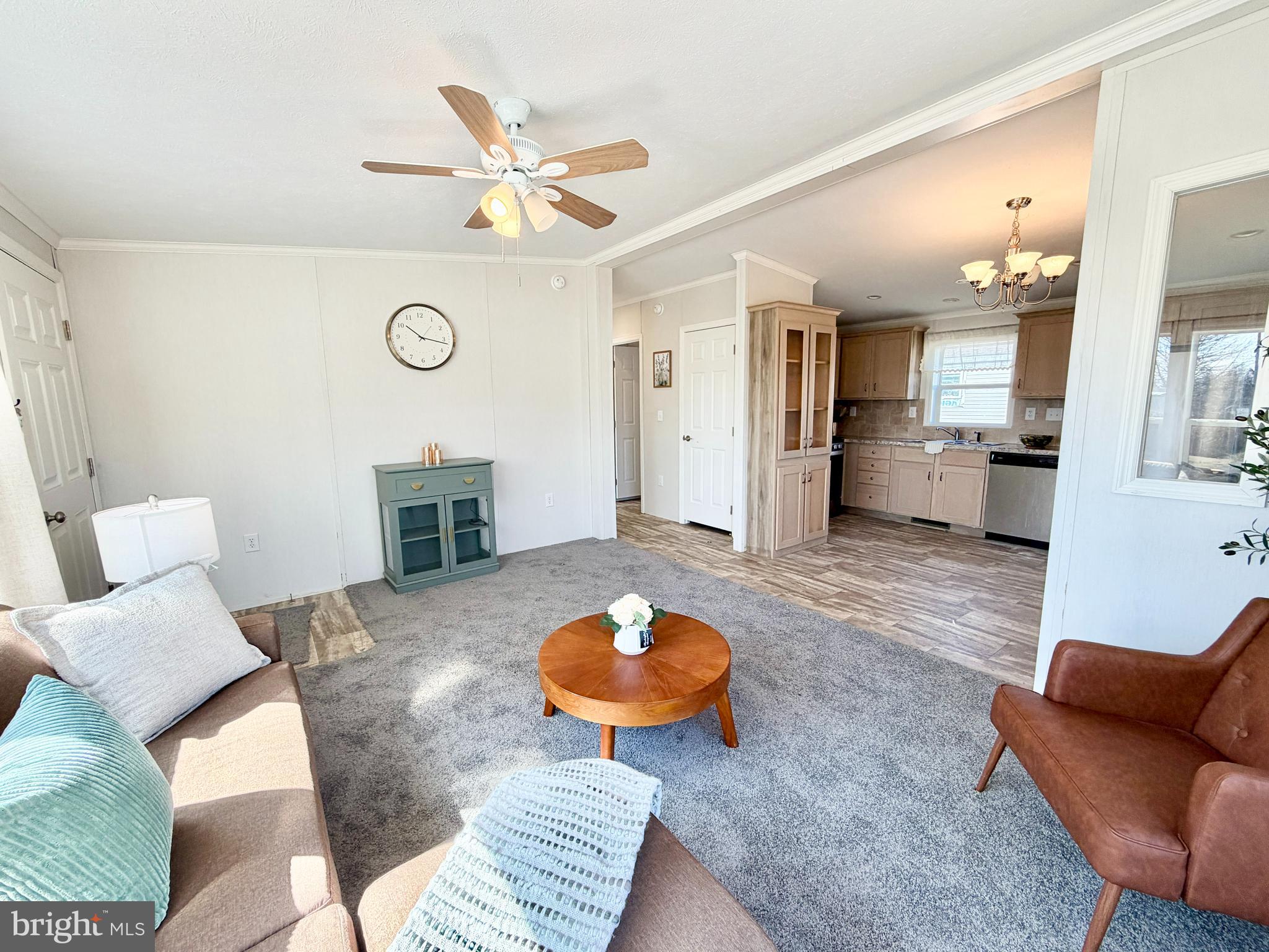 BREEZY ACRES - Residential