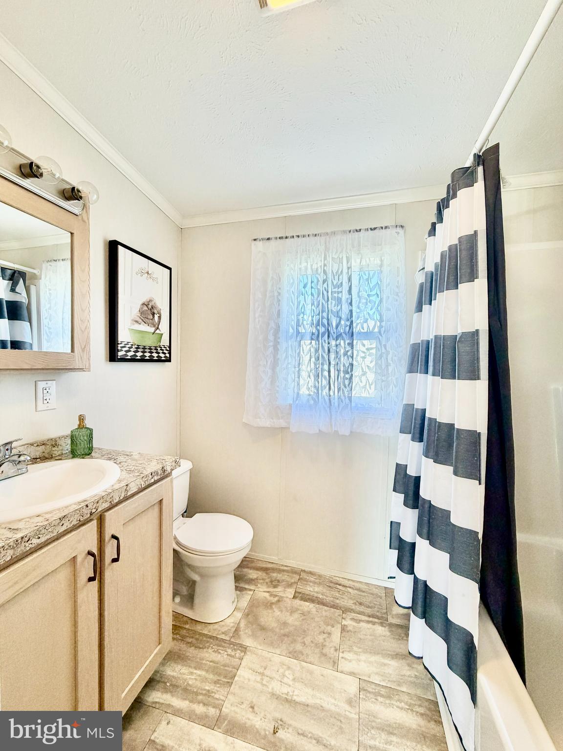 BREEZY ACRES - Residential