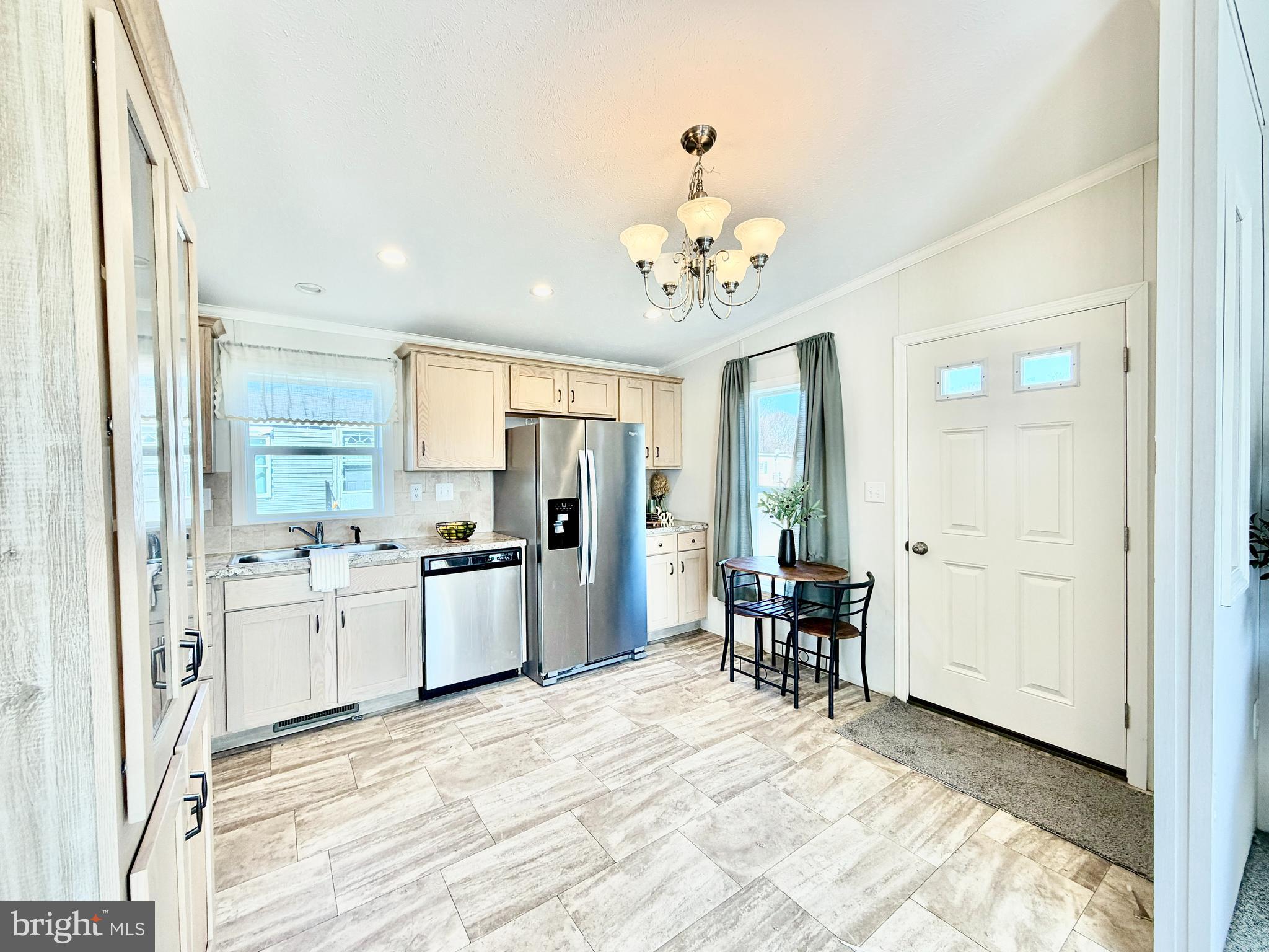 BREEZY ACRES - Residential