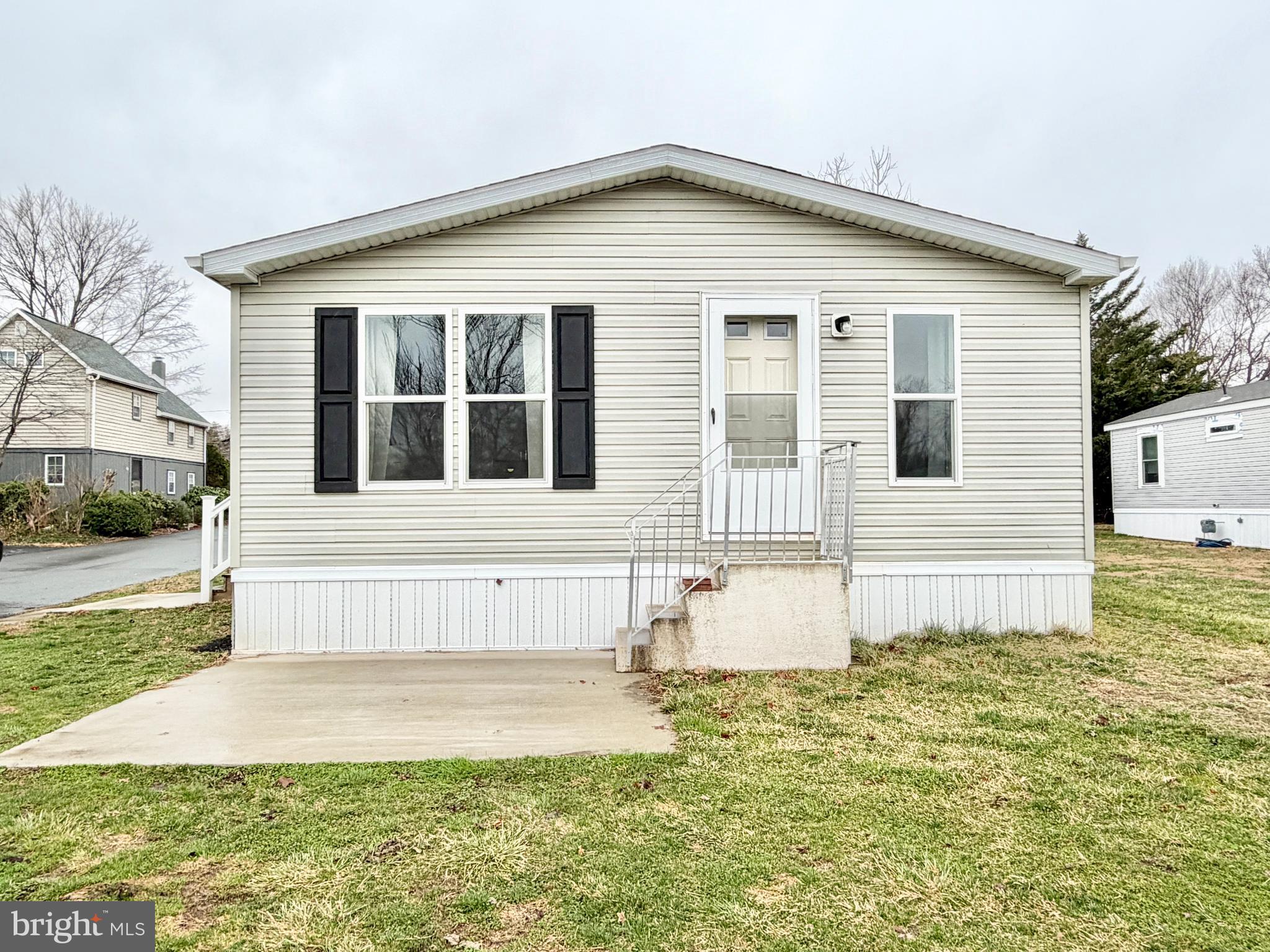 BREEZY ACRES - Residential