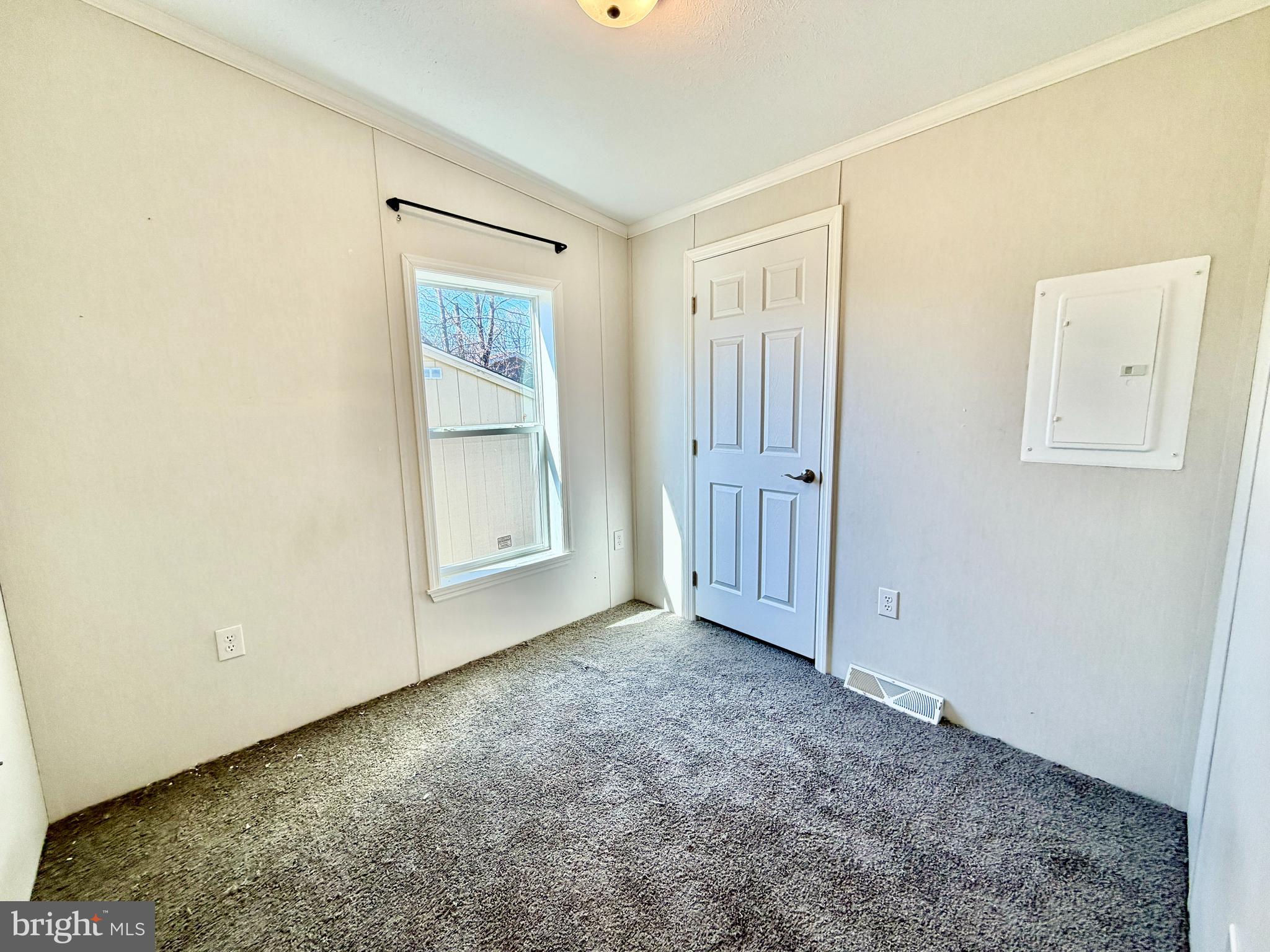 BREEZY ACRES - Residential