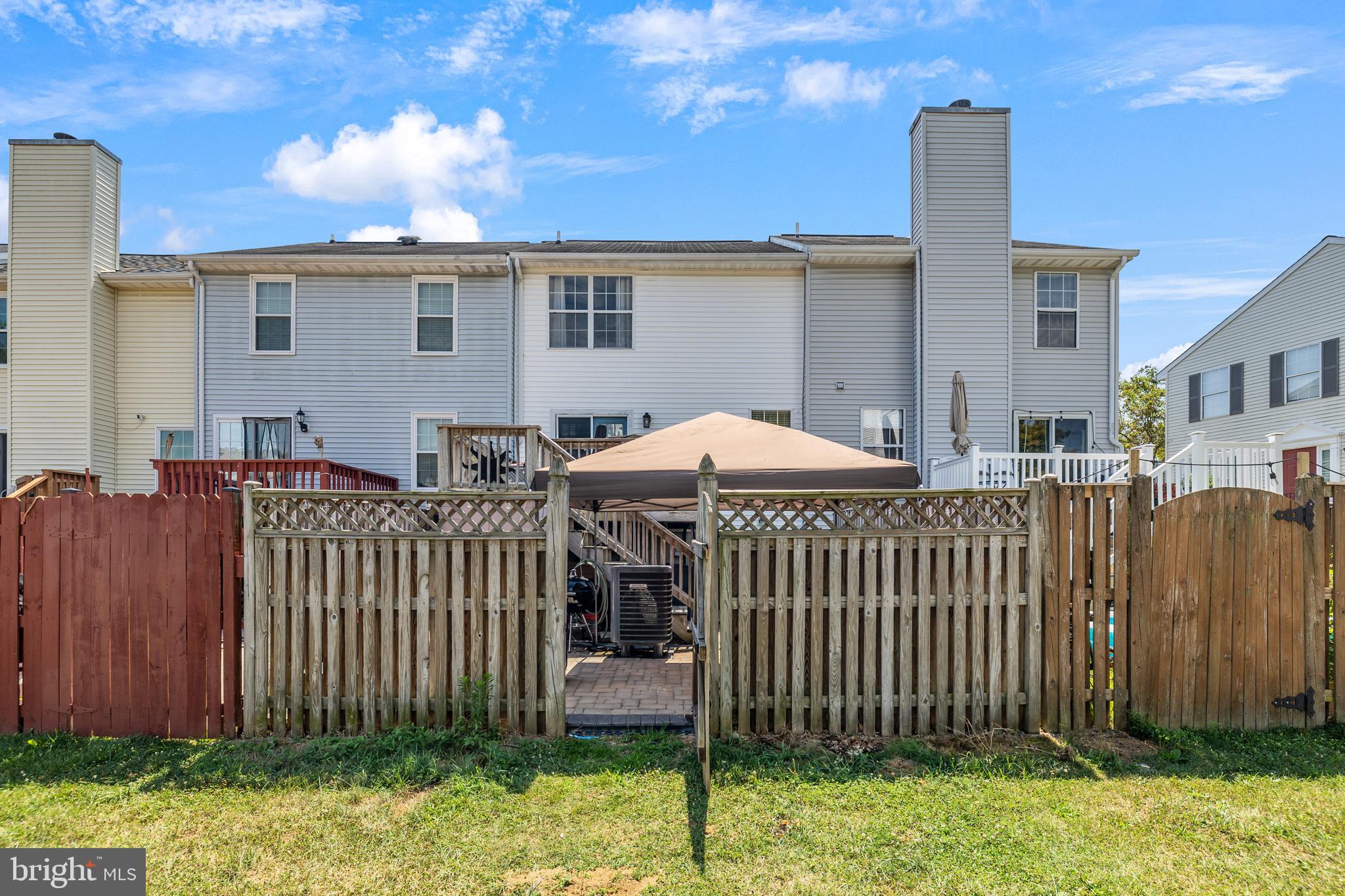 ROBIN MEADOWS - Residential