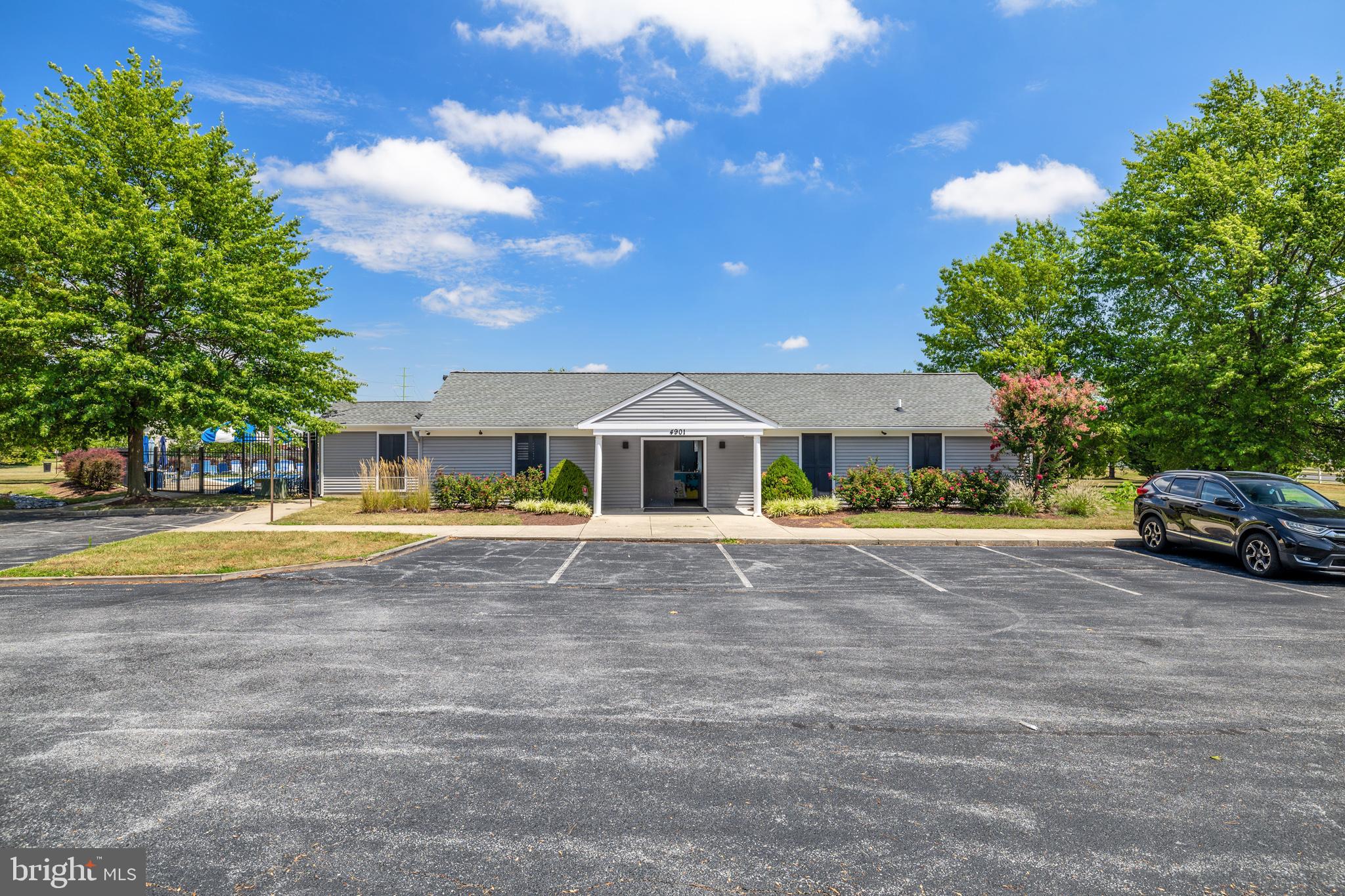 ROBIN MEADOWS - Residential