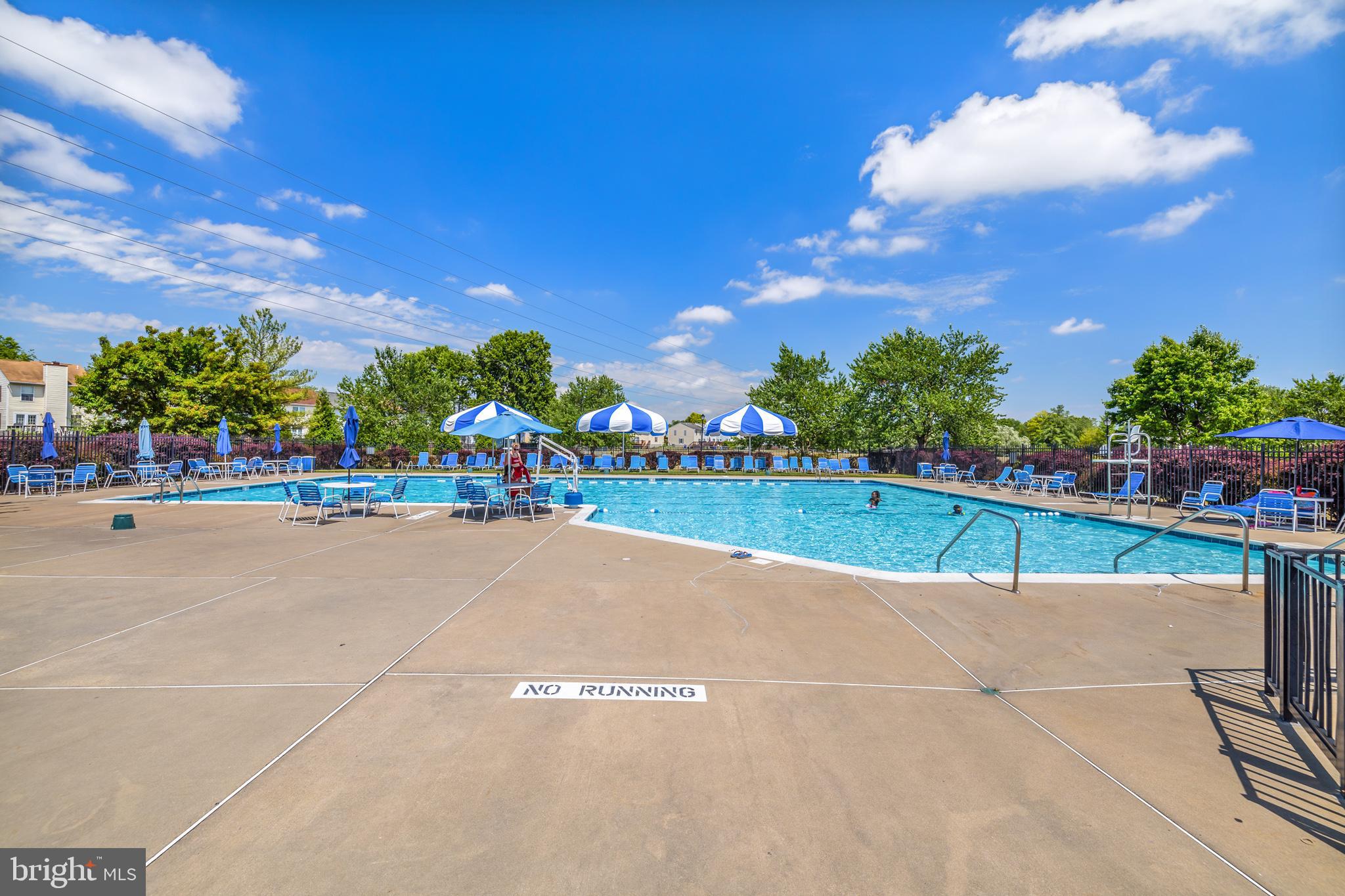 ROBIN MEADOWS - Residential