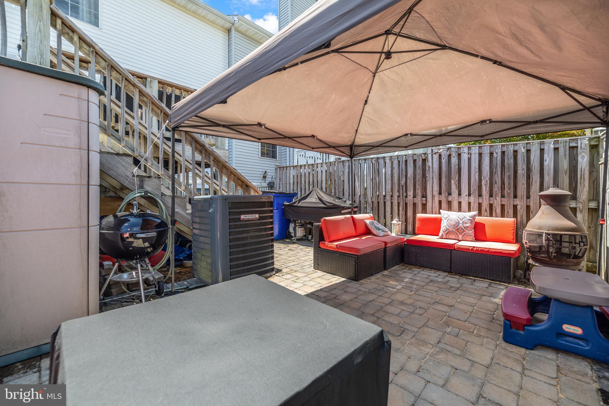 ROBIN MEADOWS - Residential