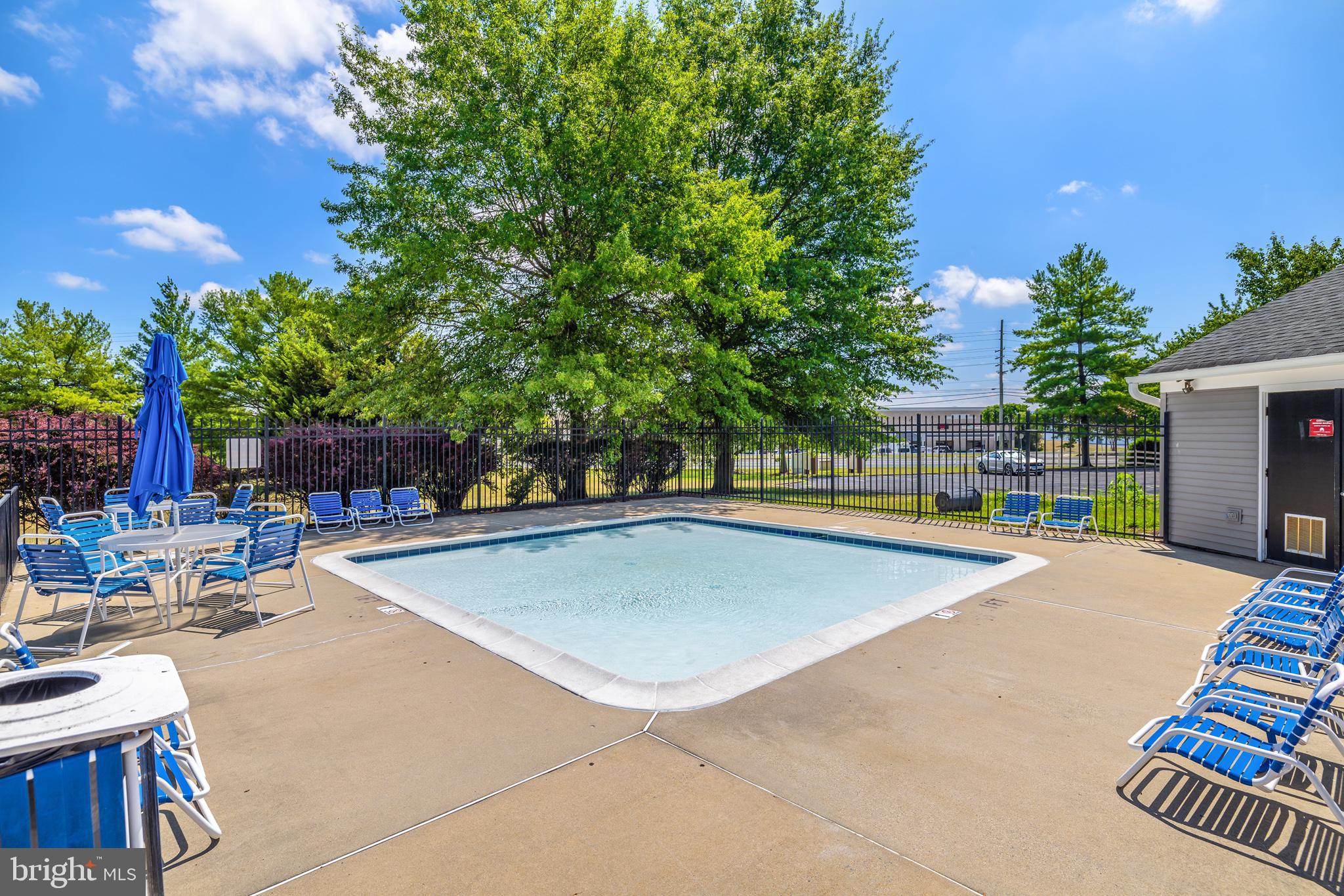 ROBIN MEADOWS - Residential