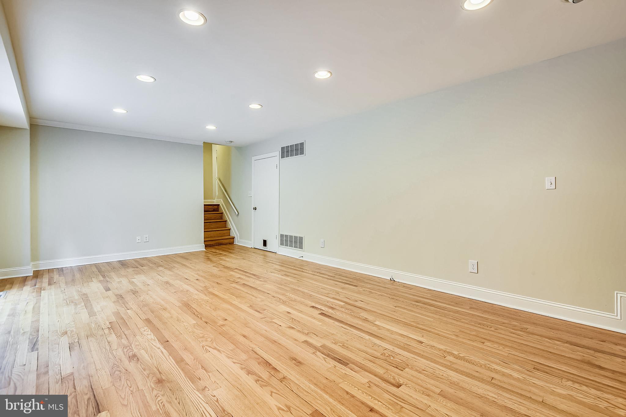 ANNAPOLIS ROADS - Residential