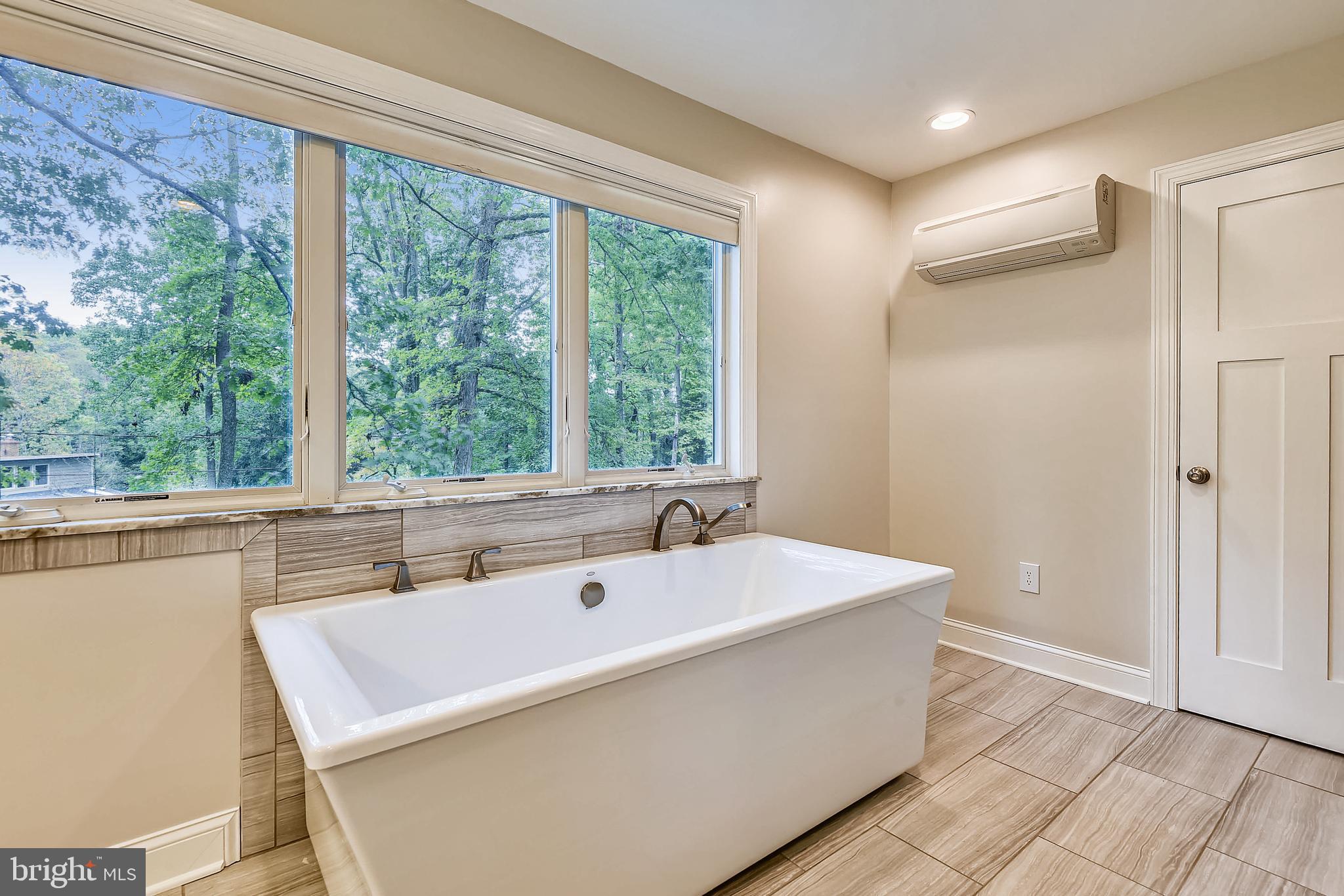 ANNAPOLIS ROADS - Residential