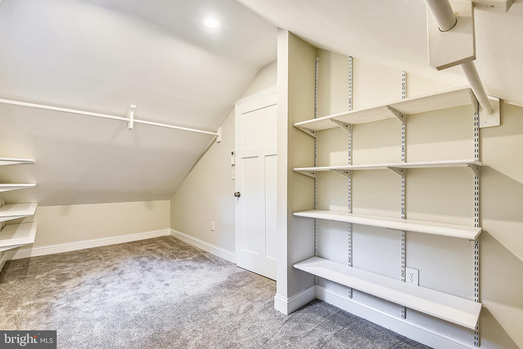 ANNAPOLIS ROADS - Residential