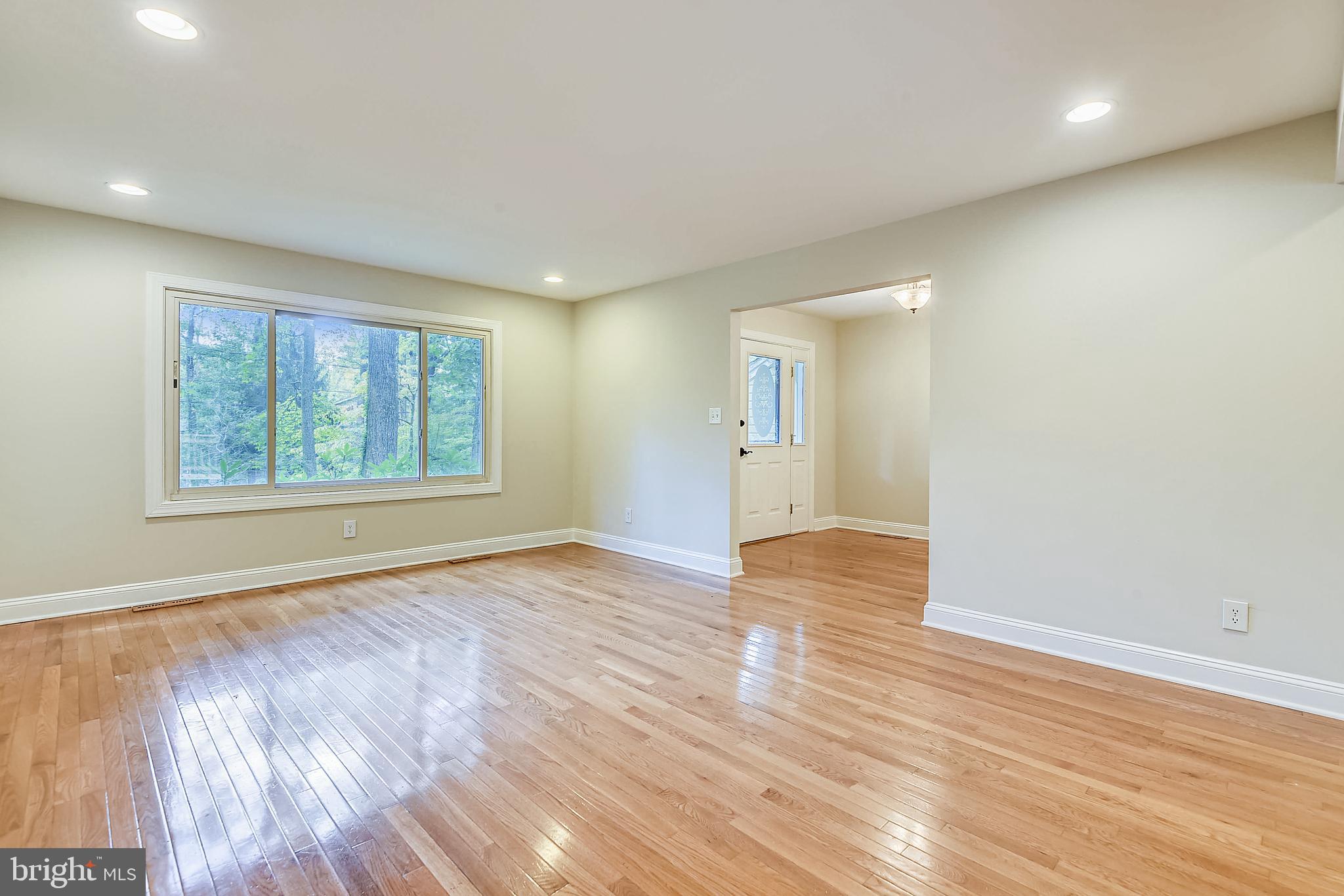 ANNAPOLIS ROADS - Residential