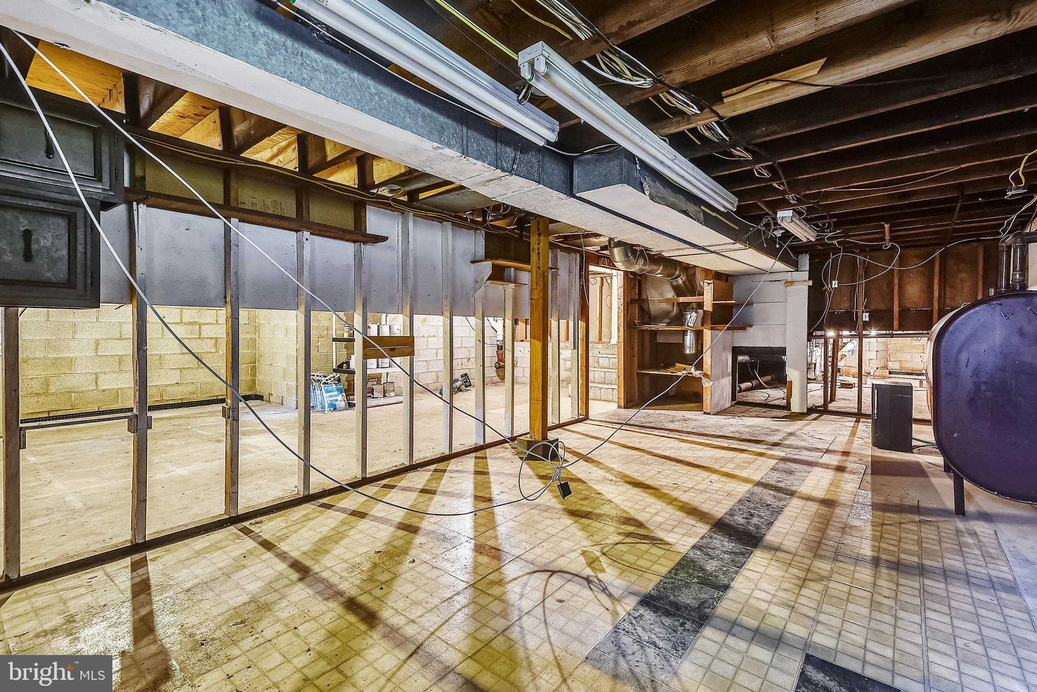 ANNAPOLIS ROADS - Residential