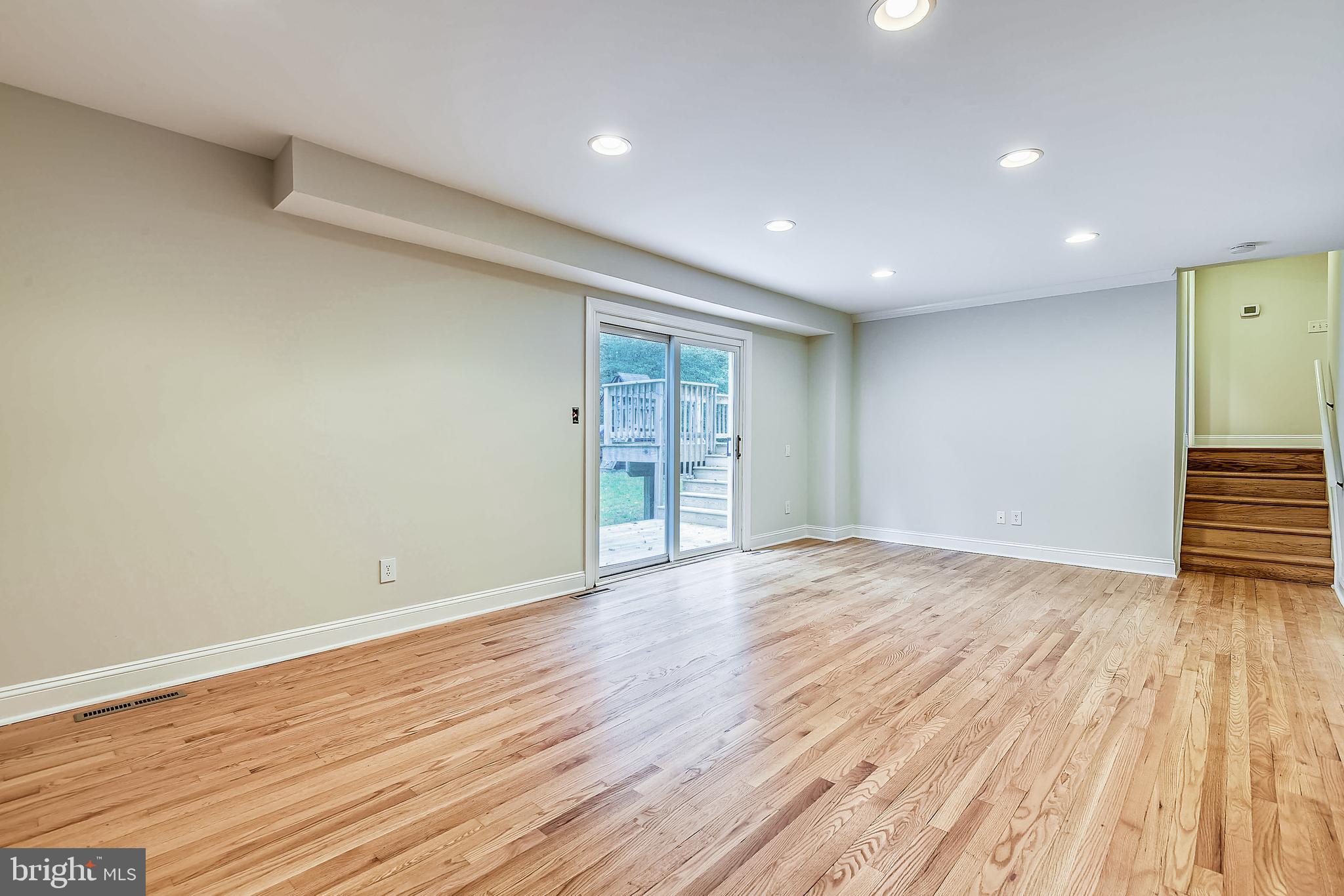 ANNAPOLIS ROADS - Residential