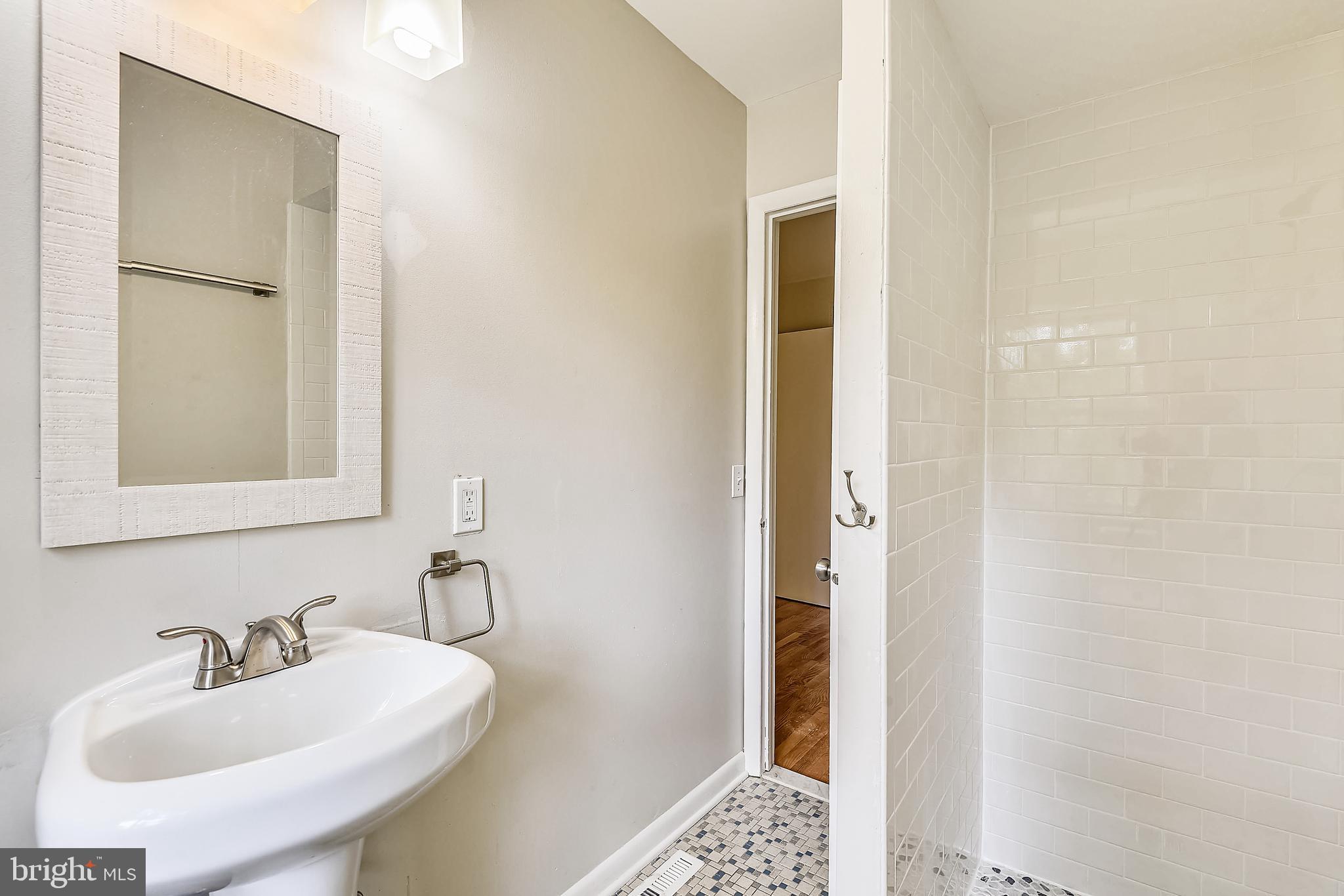 ANNAPOLIS ROADS - Residential