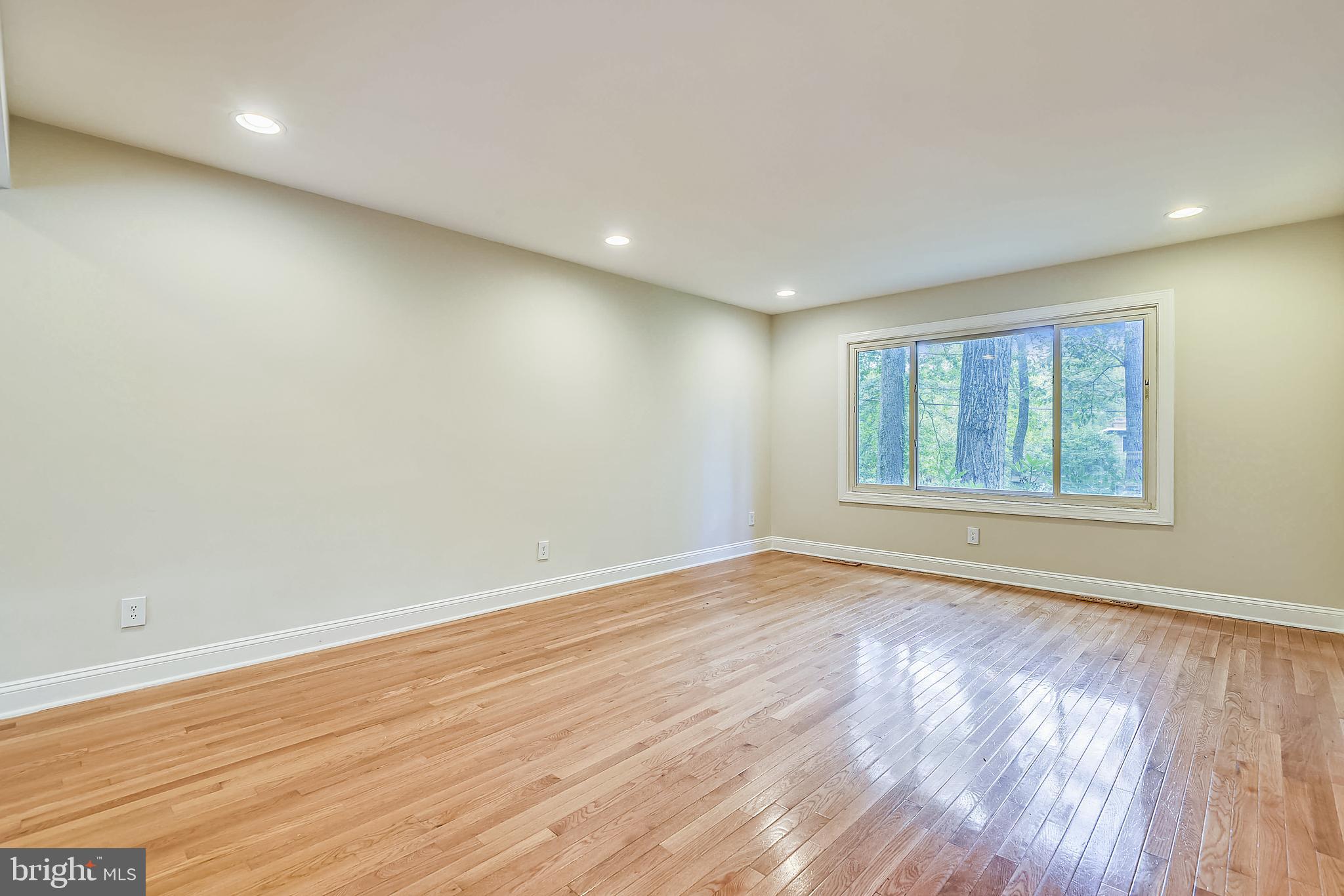 ANNAPOLIS ROADS - Residential