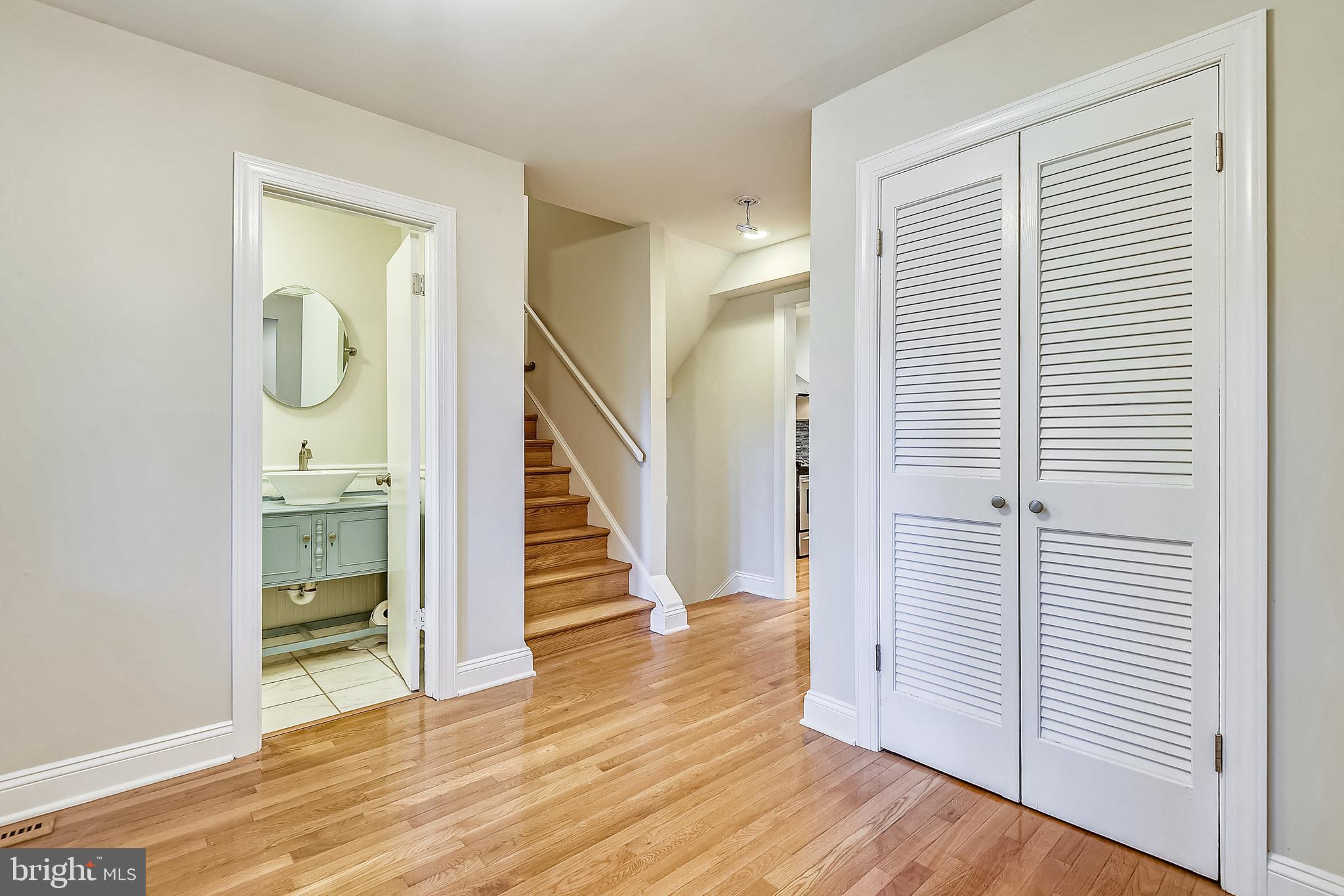 ANNAPOLIS ROADS - Residential