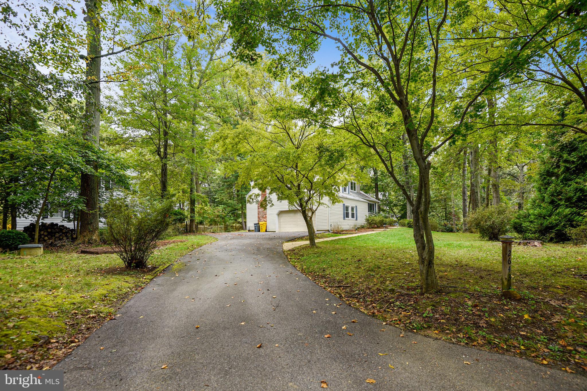 ANNAPOLIS ROADS - Residential