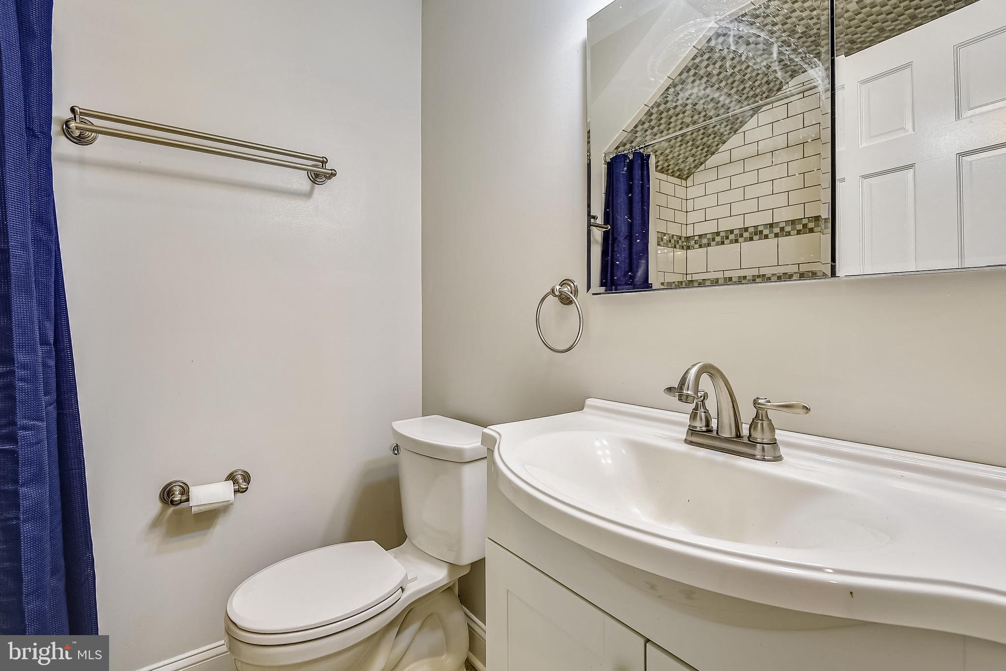 ANNAPOLIS ROADS - Residential