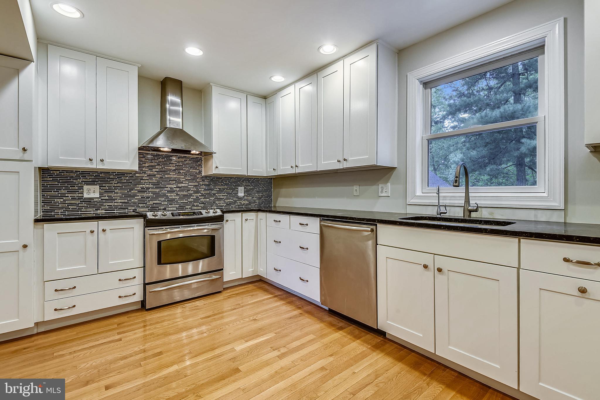 ANNAPOLIS ROADS - Residential