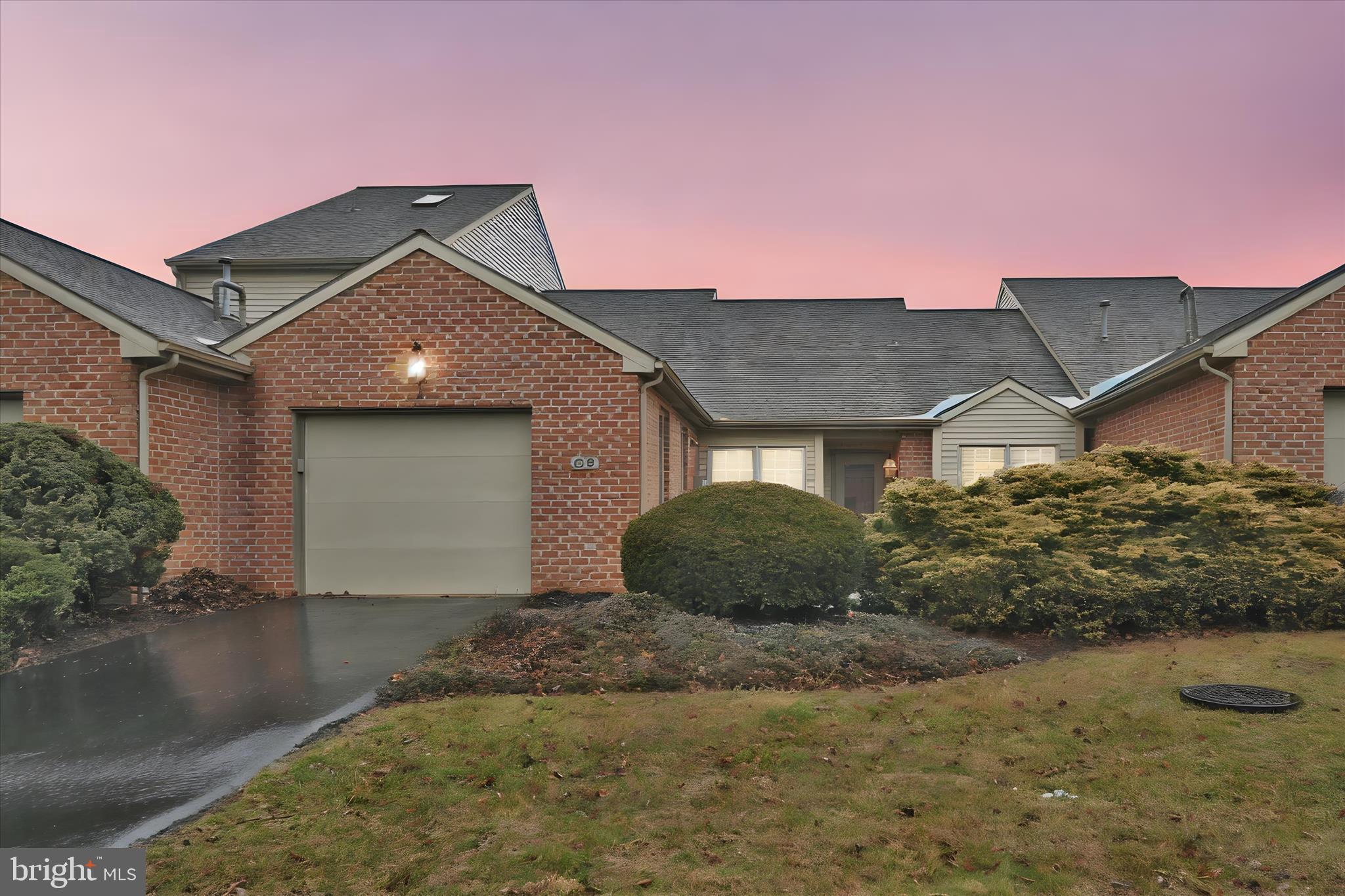 CAMBRIDGE COMMONS - Residential