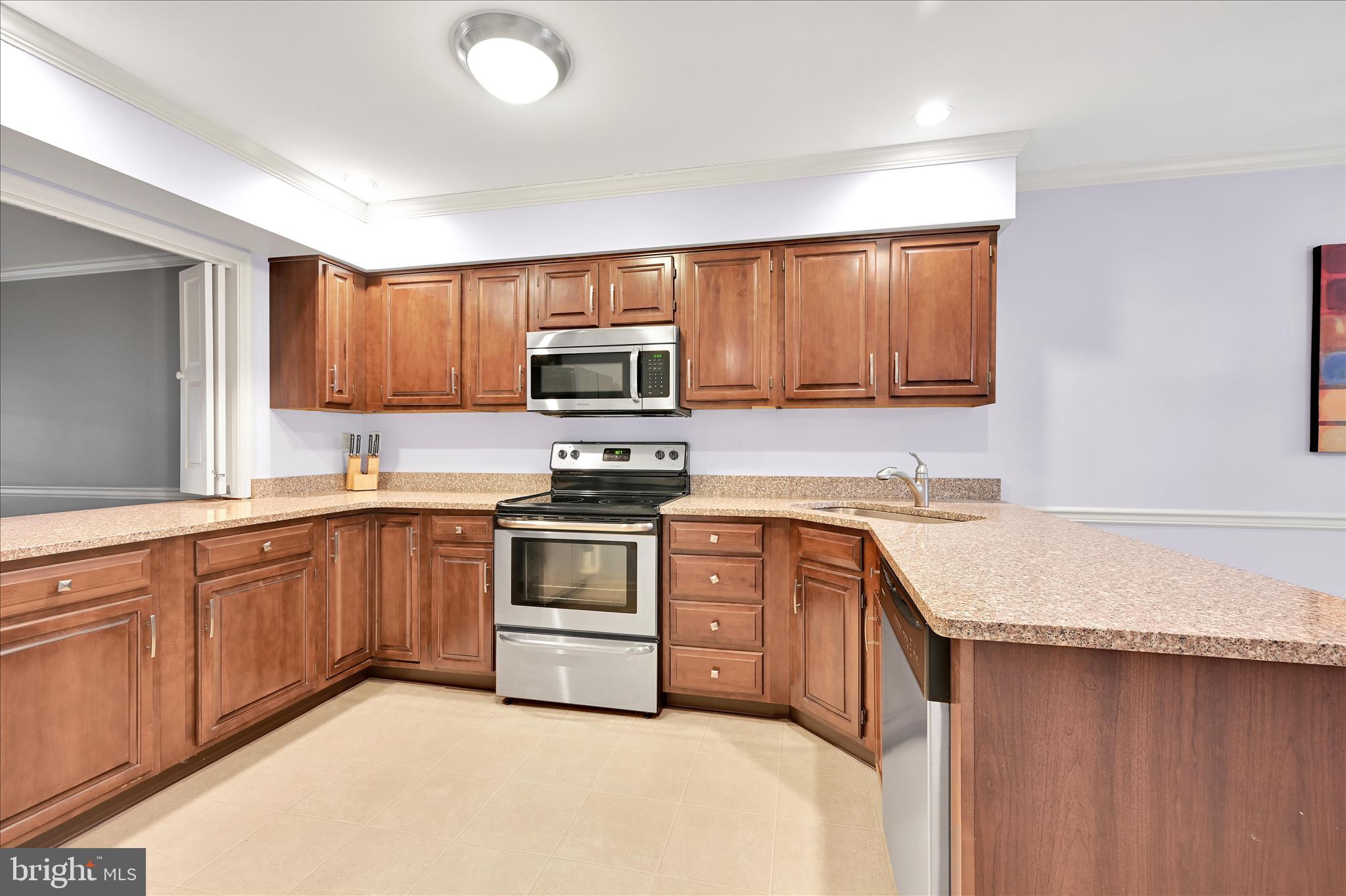 CAMBRIDGE COMMONS - Residential