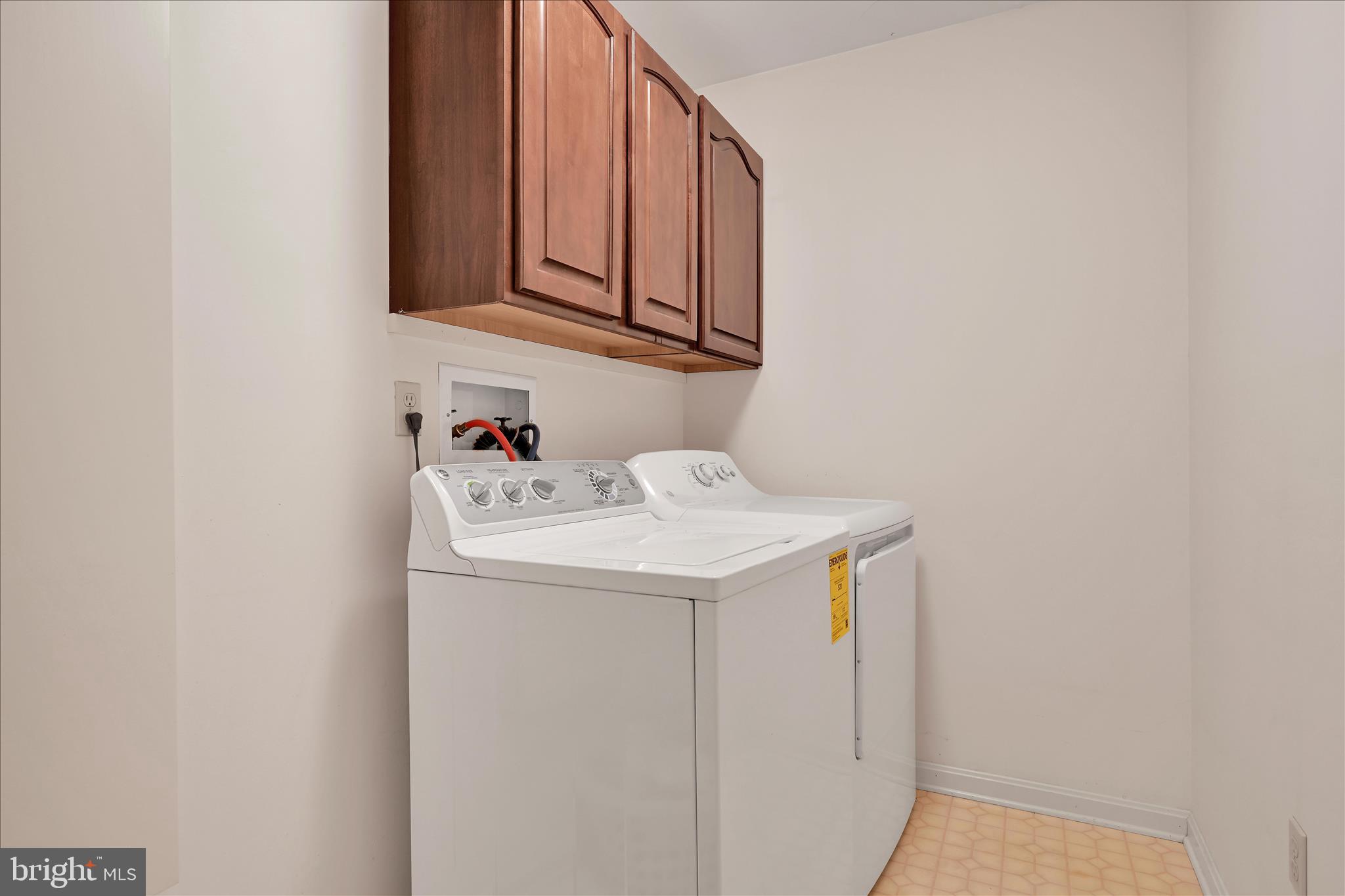 CAMBRIDGE COMMONS - Residential