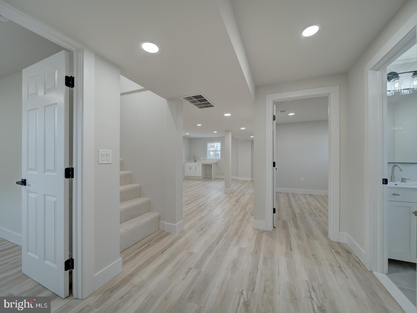 EAST COLUMBIA - Residential