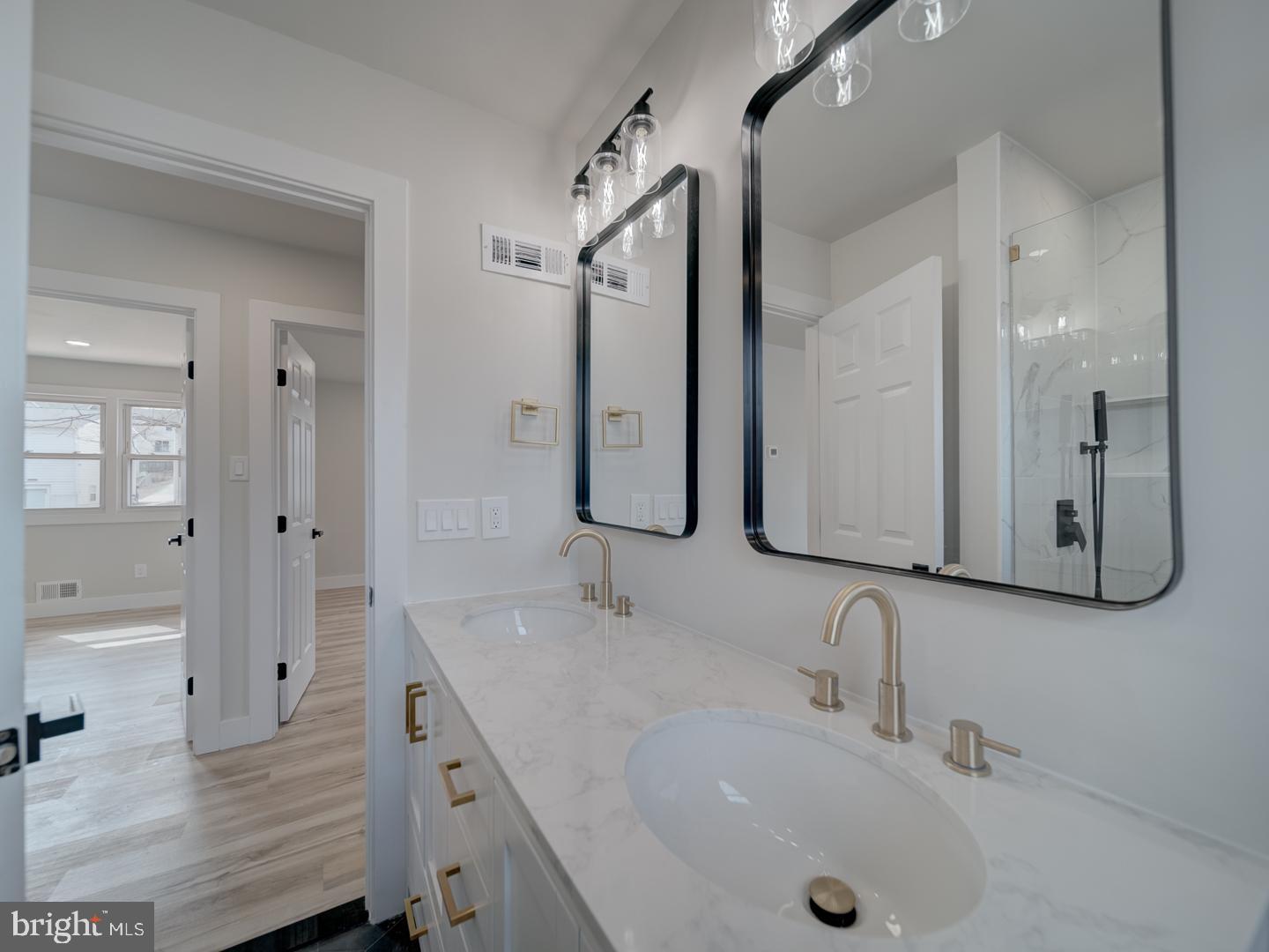 EAST COLUMBIA - Residential