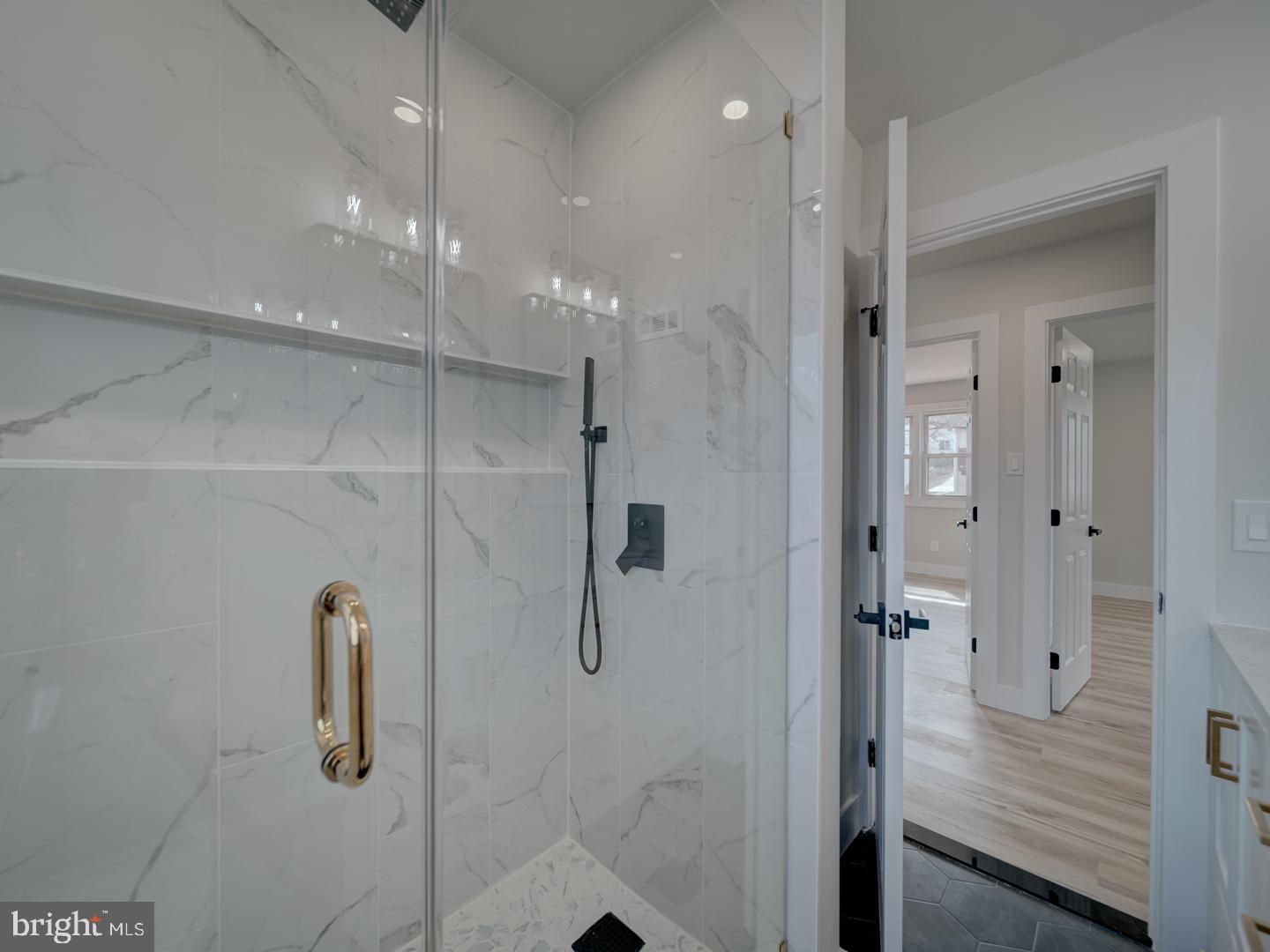 EAST COLUMBIA - Residential