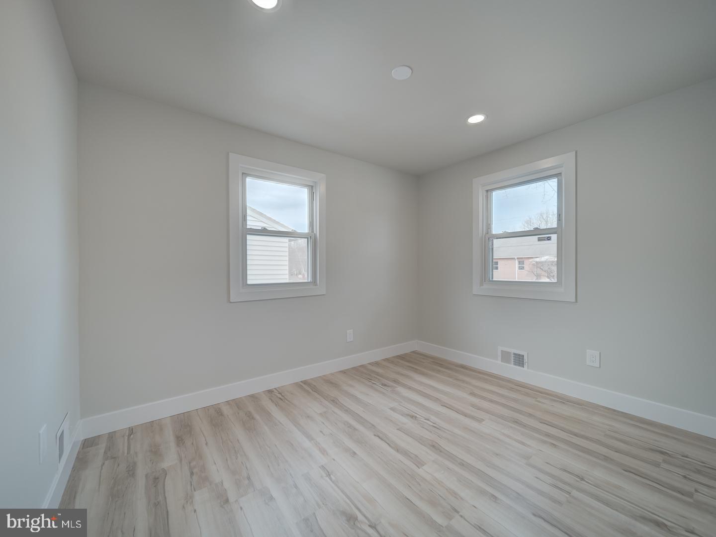 EAST COLUMBIA - Residential