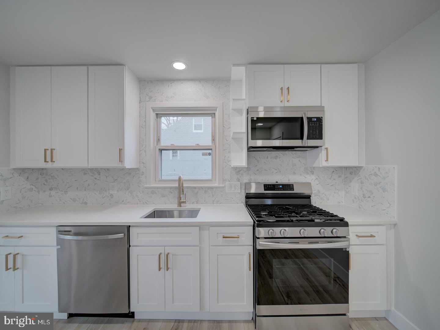 EAST COLUMBIA - Residential