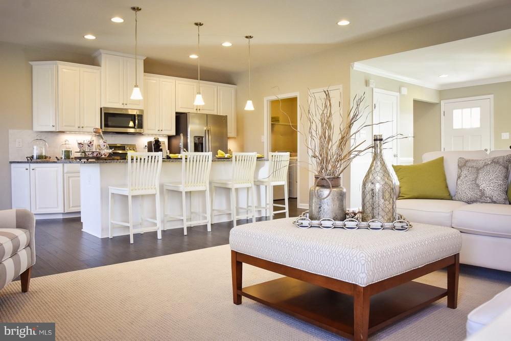 WOODBOURNE MANOR - Residential