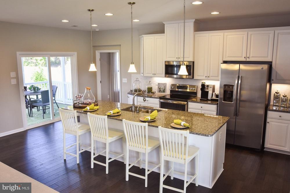 WOODBOURNE MANOR - Residential