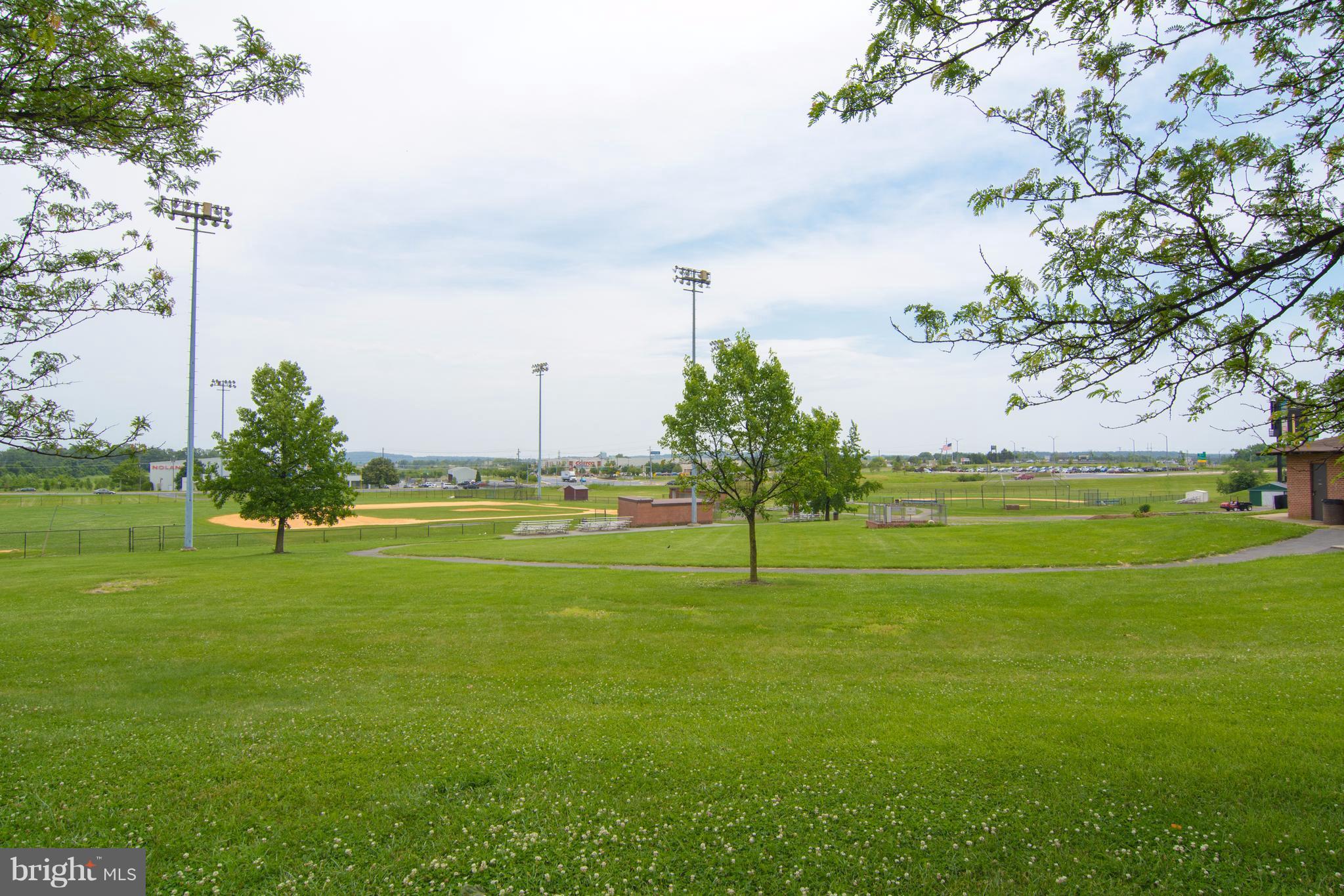 WOODBOURNE MANOR - Residential