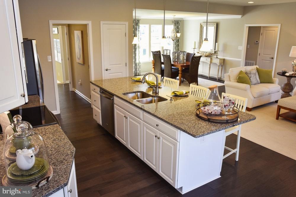 WOODBOURNE MANOR - Residential