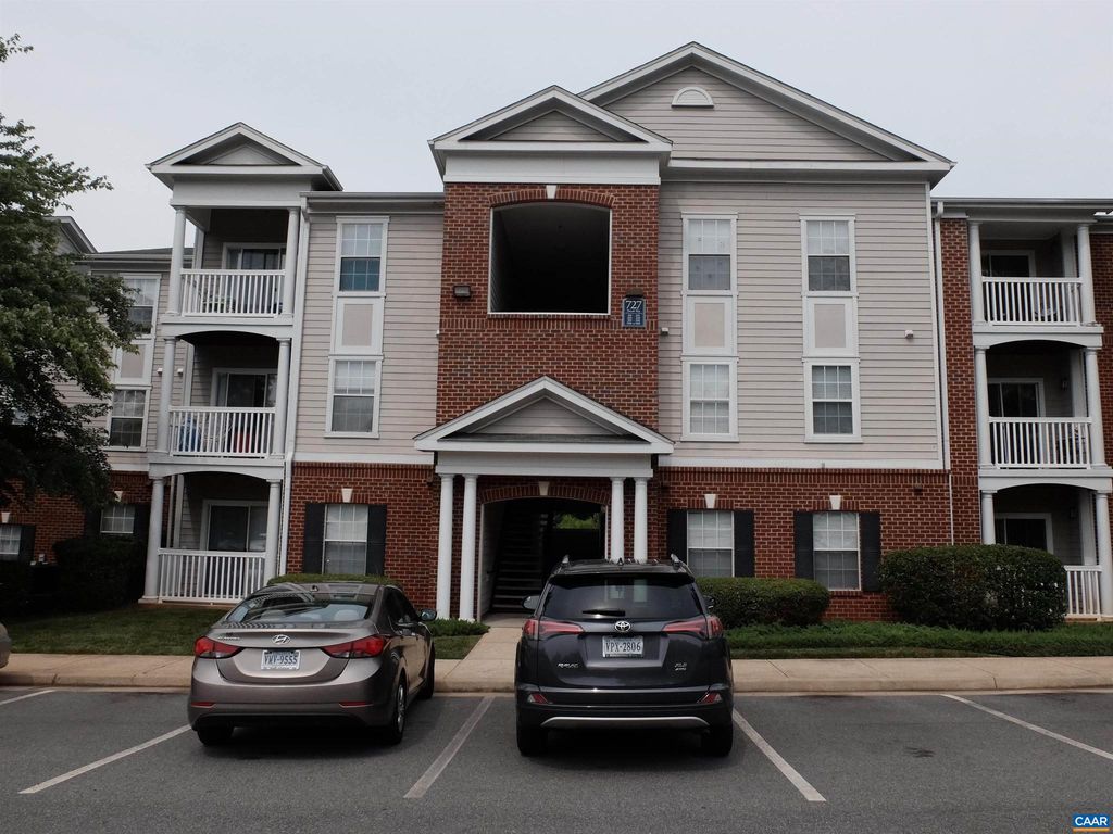 Photo of 727 Denali Way #205, CHARLOTTESVILLE, VA 22903 (MLS # 670260)