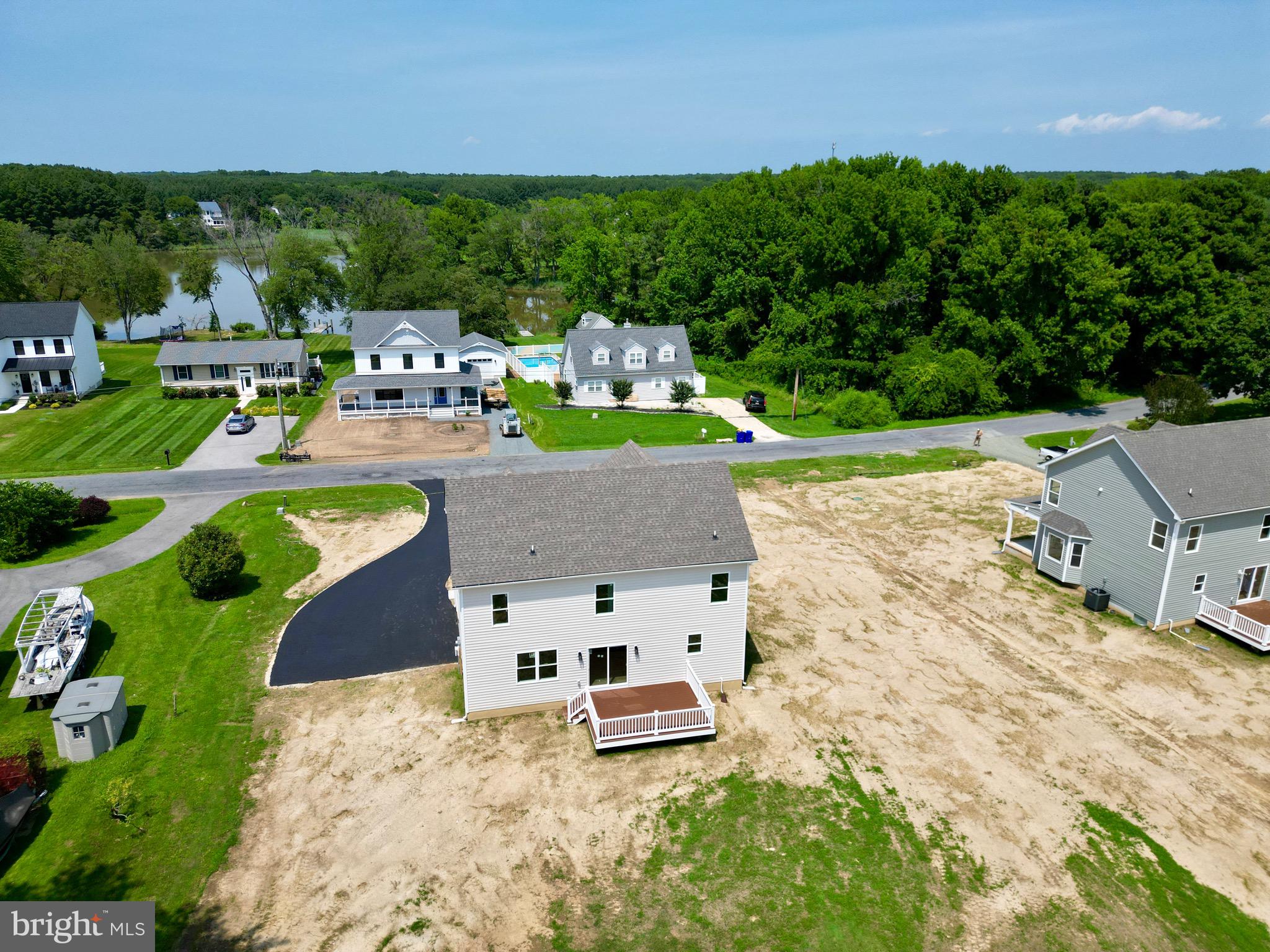 119 N LAKE DRIVE