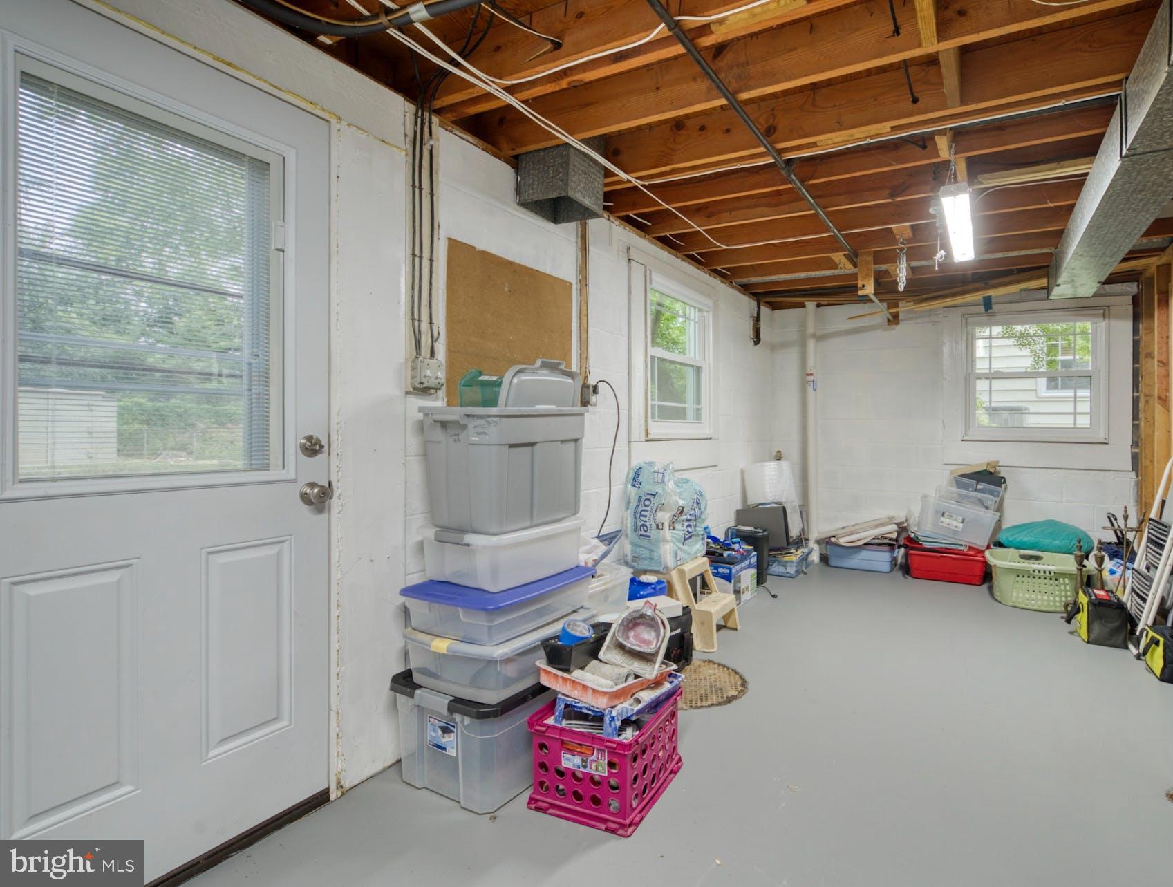 HAYFIELD FARM - Residential