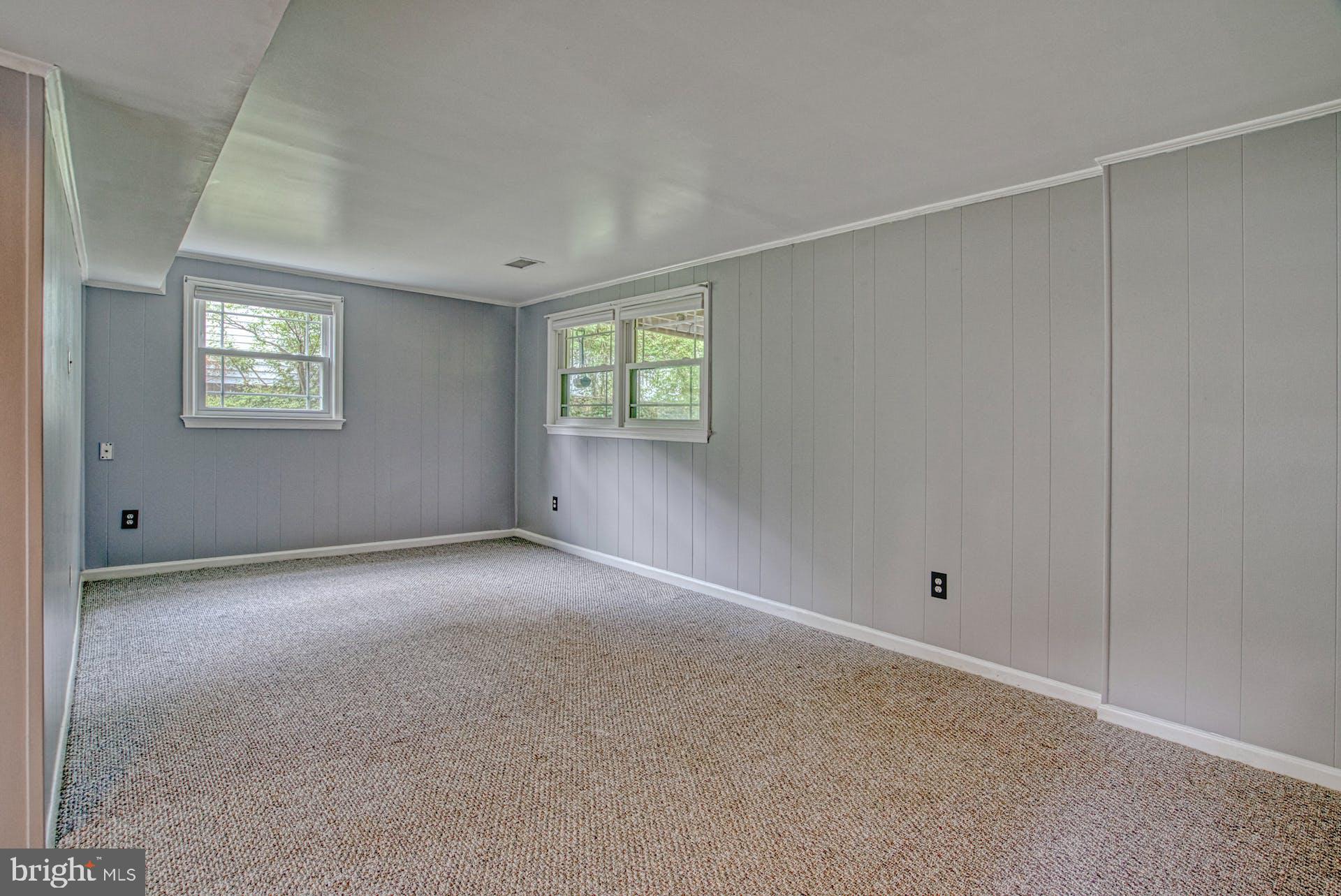 HAYFIELD FARM - Residential