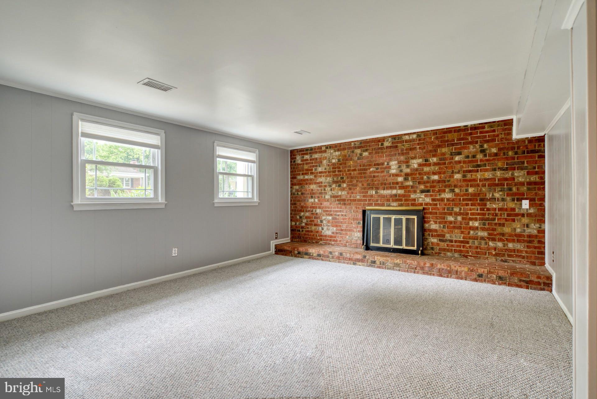 HAYFIELD FARM - Residential