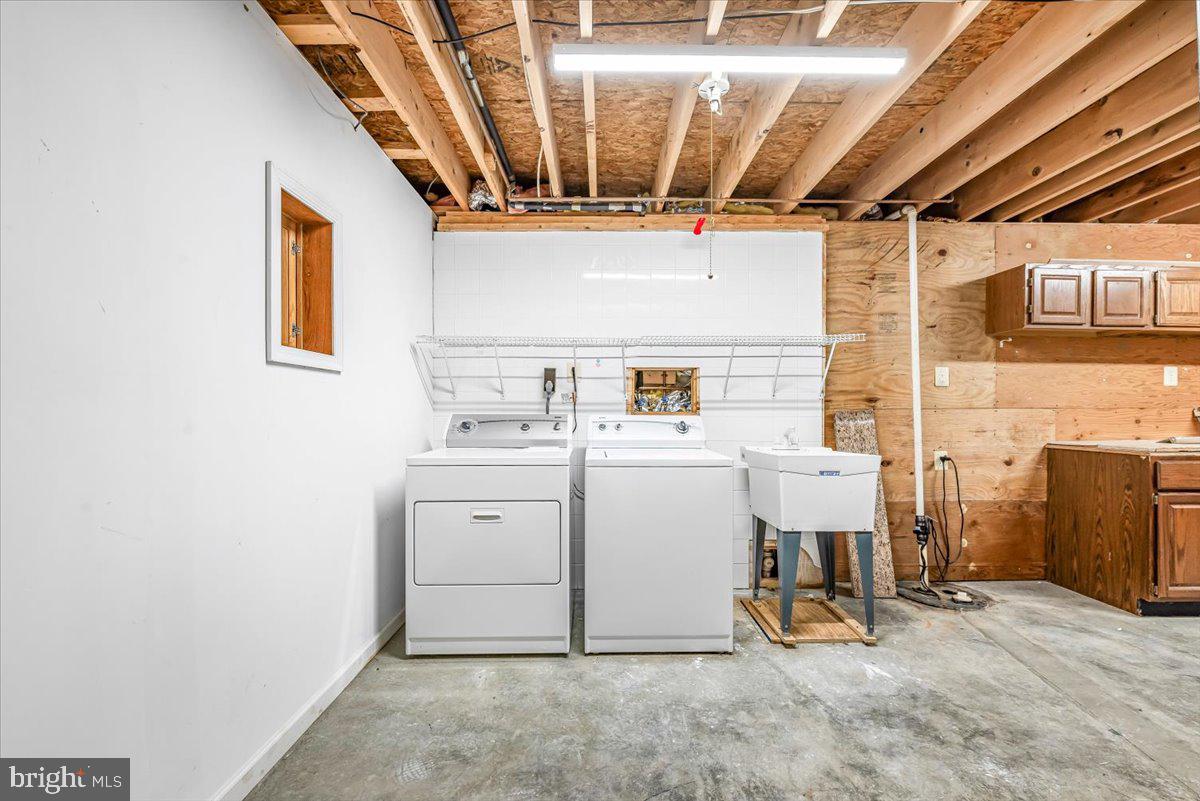 FREDERICKTOWNE VILLAGE - Residential Lease