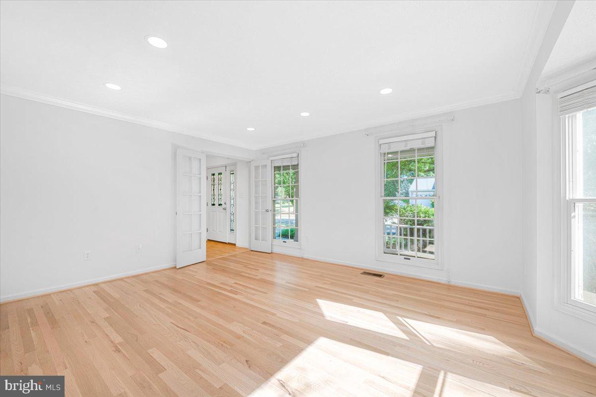 FREDERICKTOWNE VILLAGE - Residential Lease