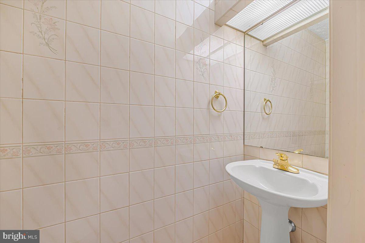 FREDERICKTOWNE VILLAGE - Residential Lease