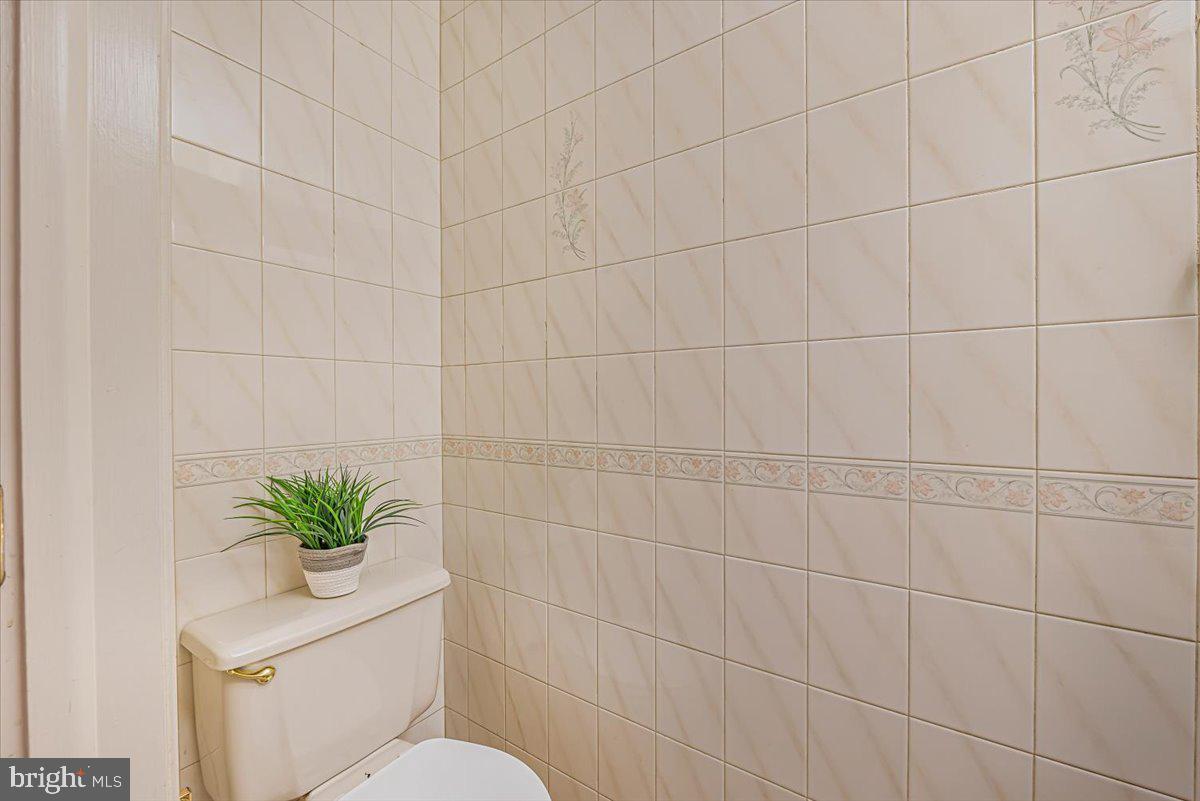 FREDERICKTOWNE VILLAGE - Residential Lease