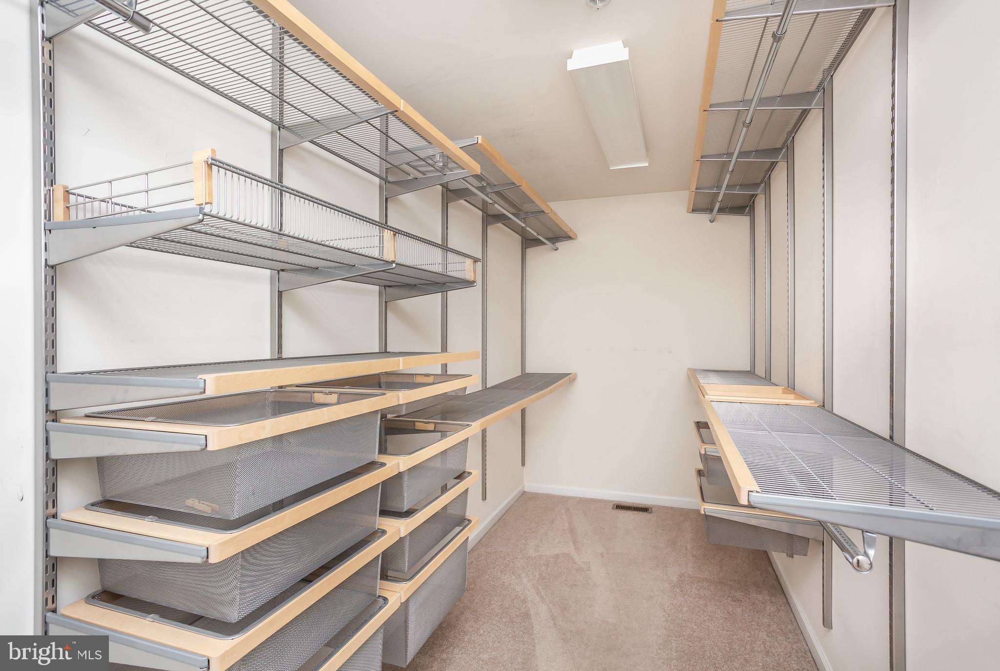 LOCUST POINT - Residential