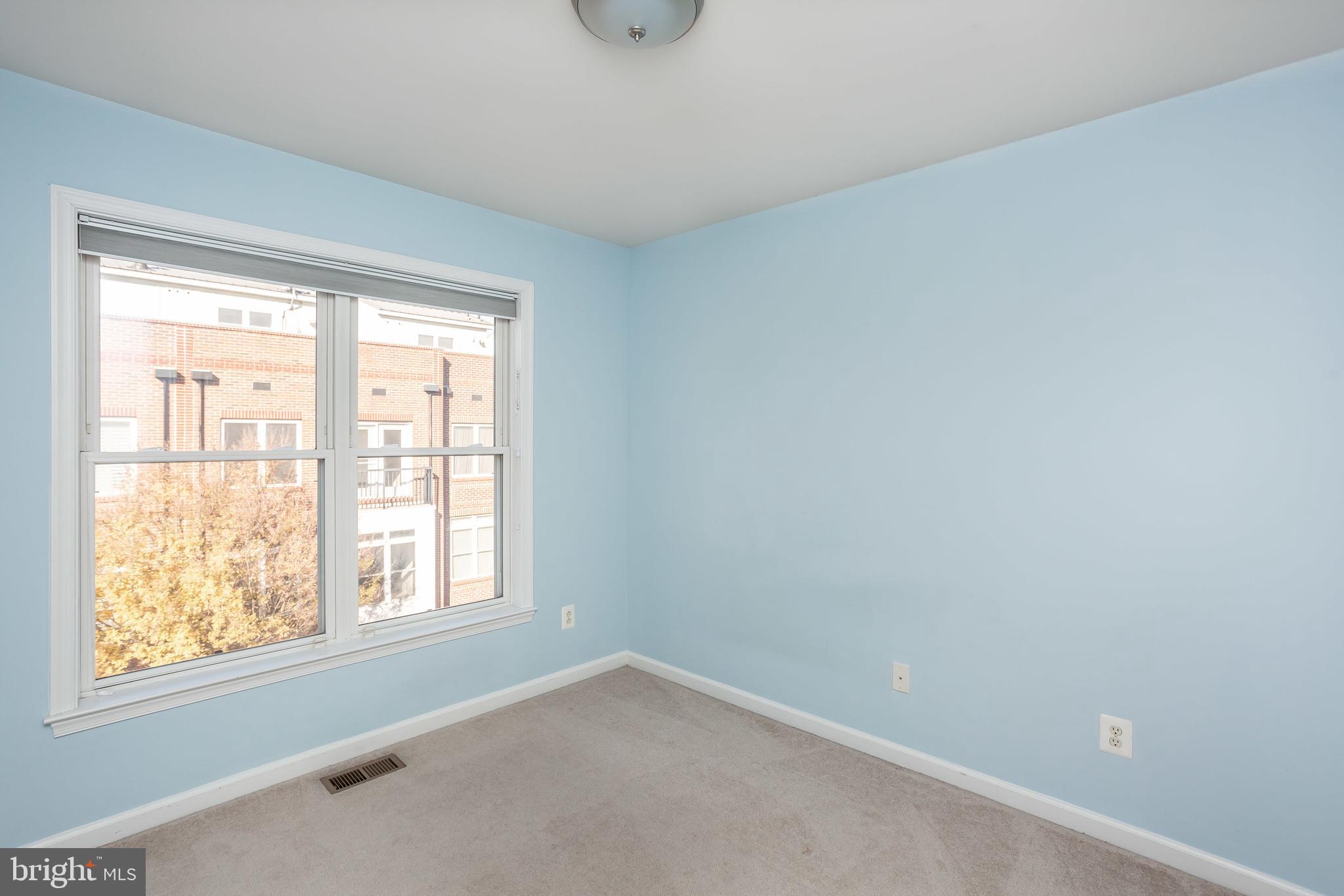 LOCUST POINT - Residential